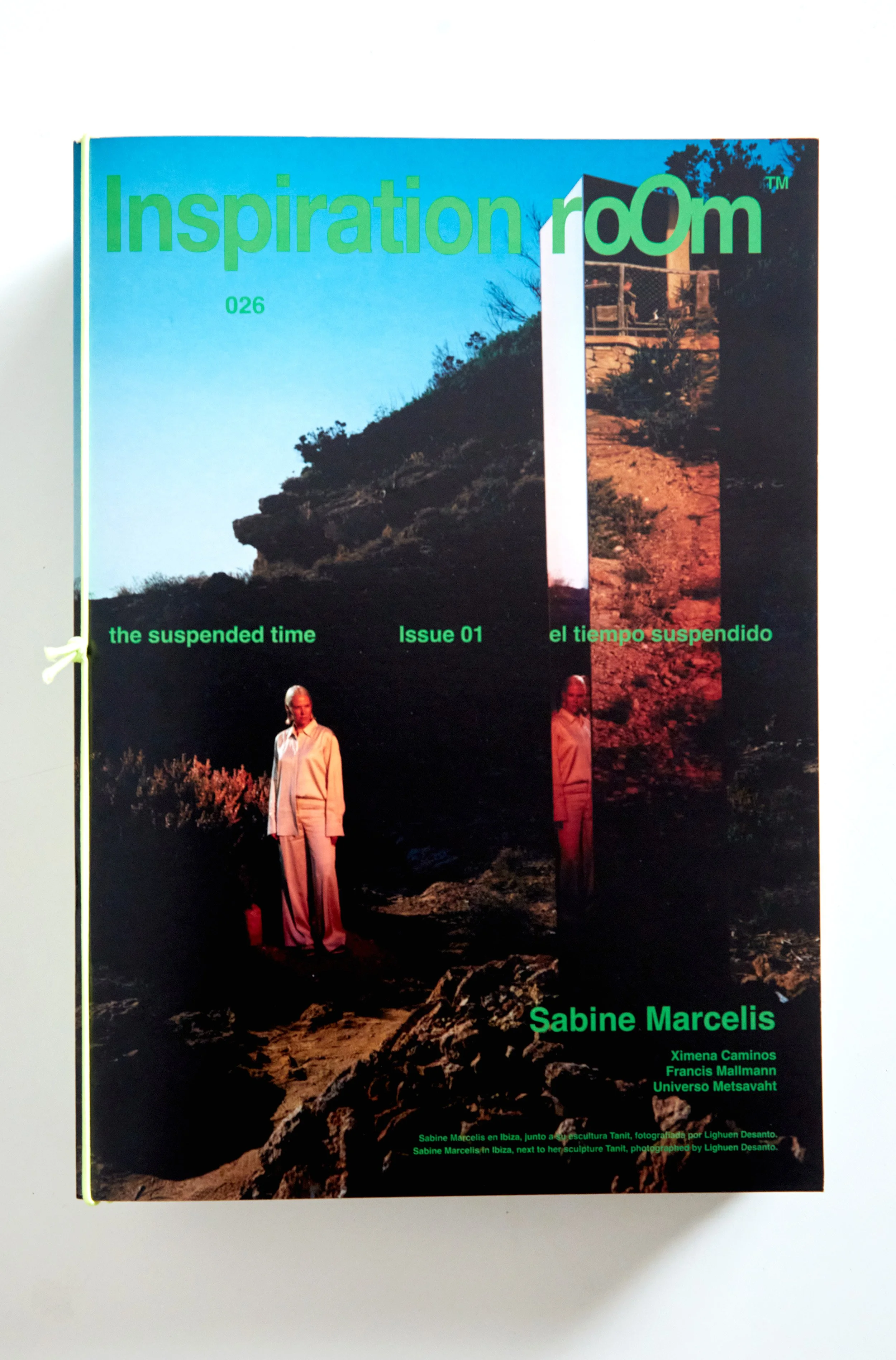 ISSUE 01 TAPA SABINE MARCELIS