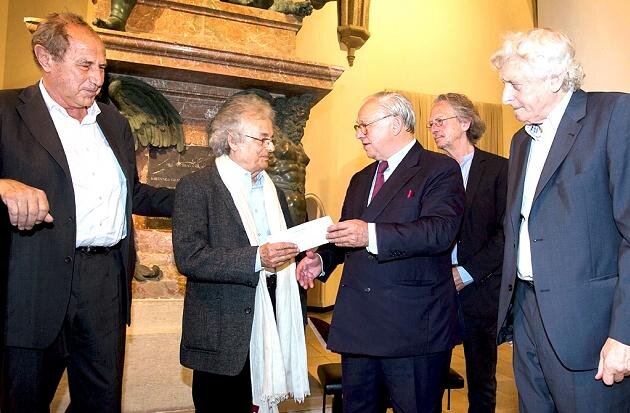 focus.de: Petrarca-Preis für Adonis und Robin Robertson