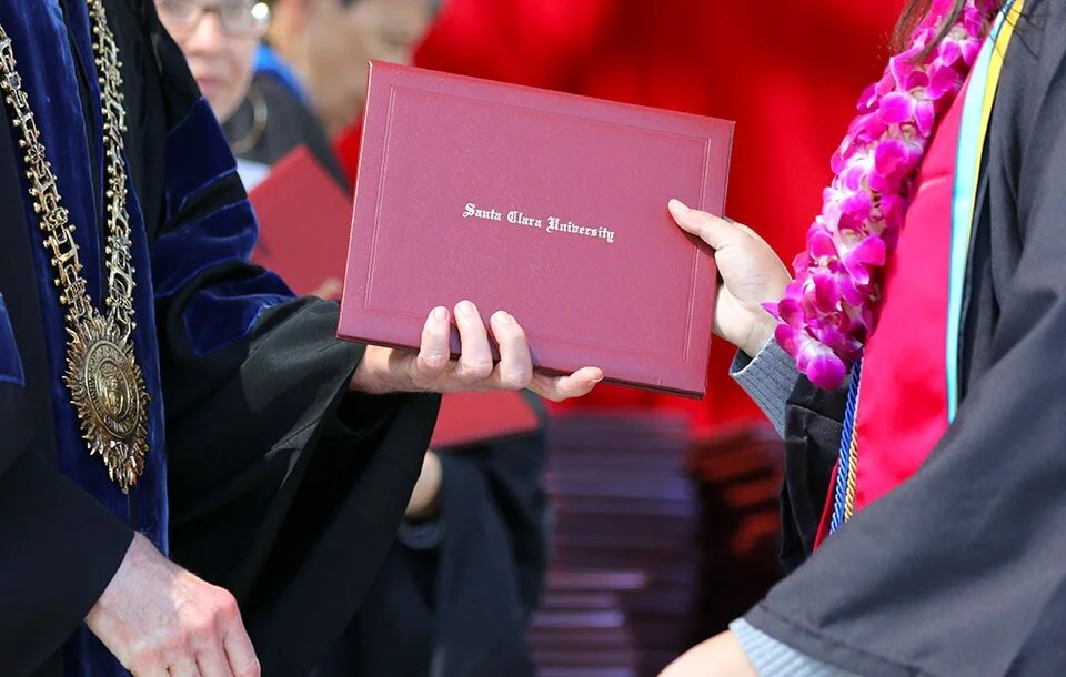 Santa Clara Offers Graduation Plan to Seniors