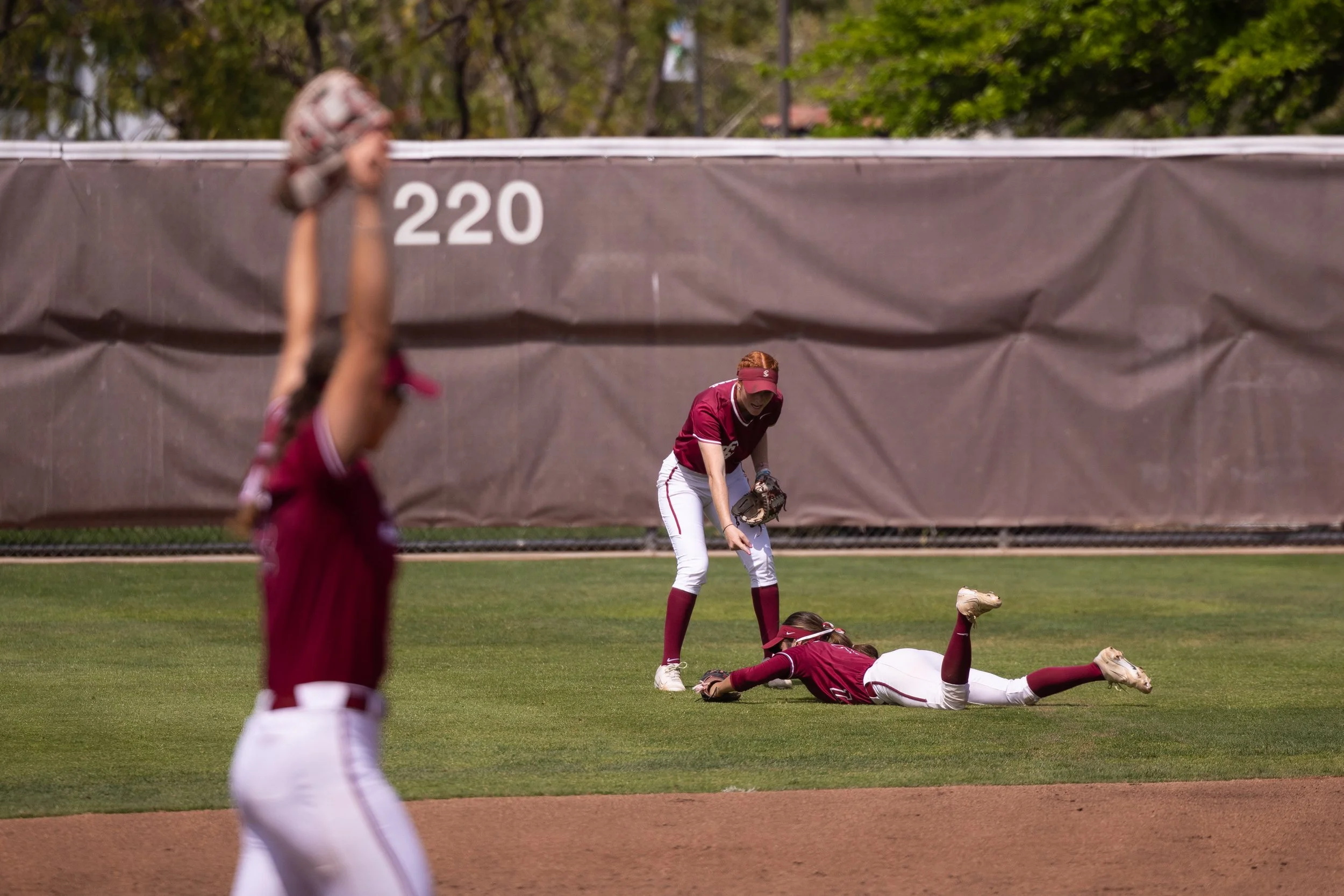 Women’s Softball Hangs On to Defeat Oregon State in WCC Home Opener