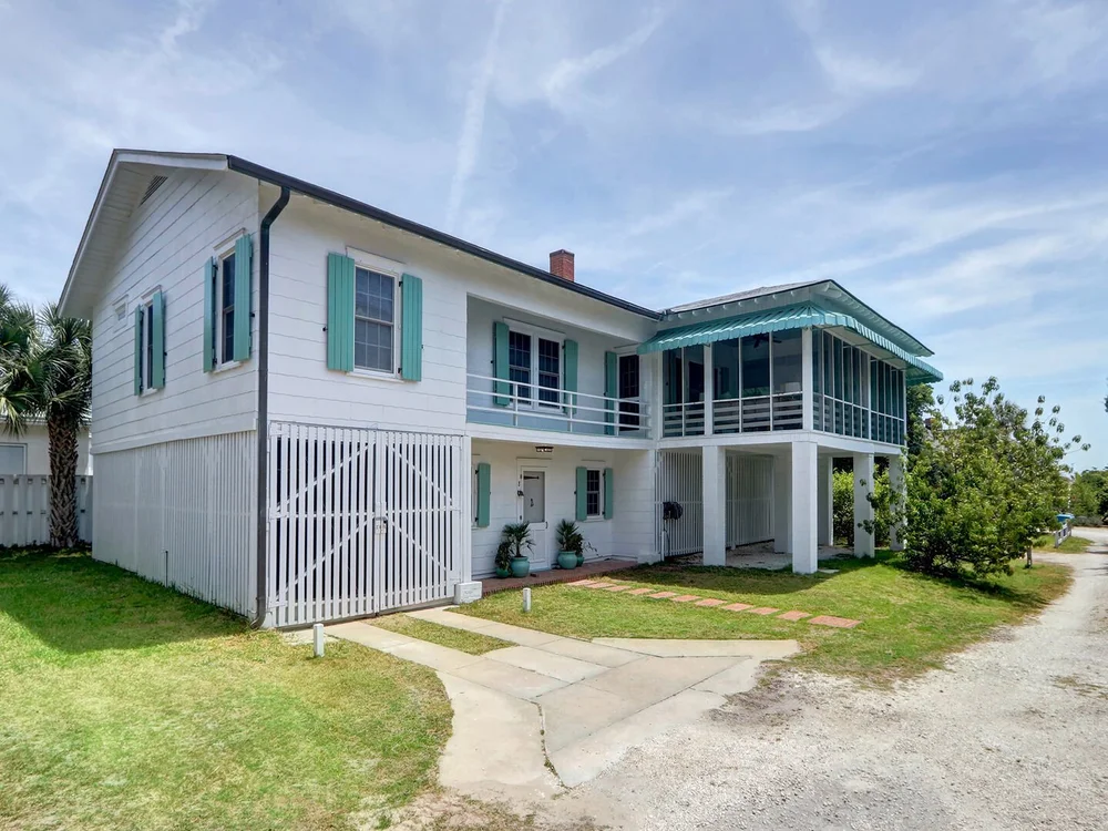 Elsewhere on Tybee Exterior 1.jpeg