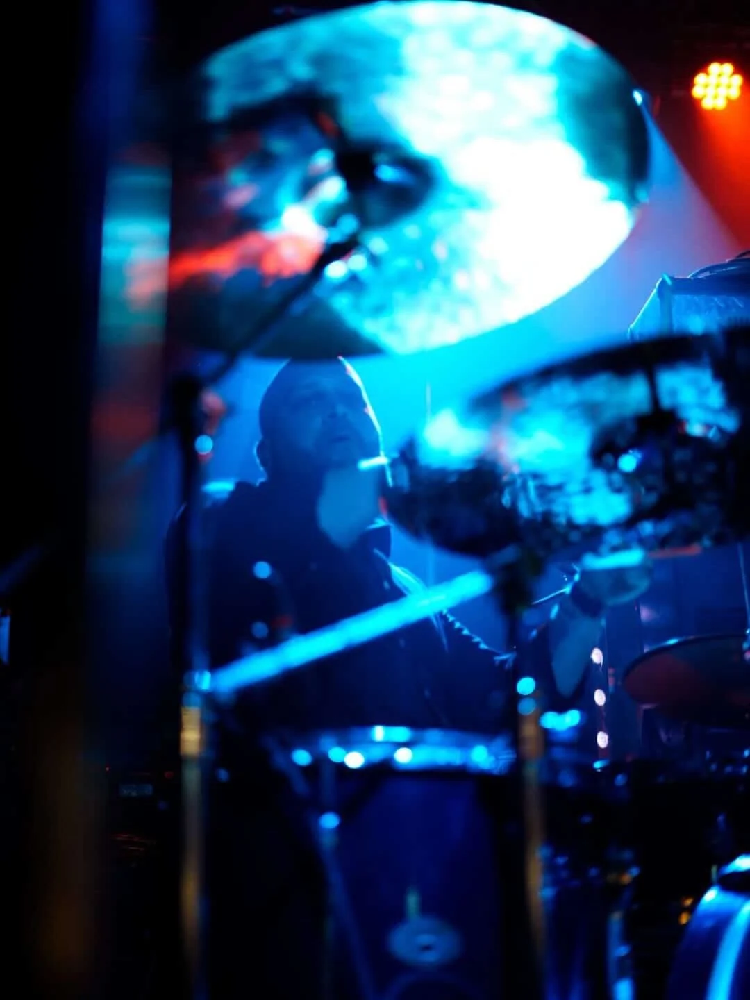 Still buzzing from our last show ⚡️🥁 

Thank you to everyone who showed love and brought the energy &mdash; unreal night! 

We&rsquo;ve got another one THIS WEEK 👀🔥 Who&rsquo;s coming @jewelmusicvenue ?  #originalmusic #rock #music #drums 📸 @thra