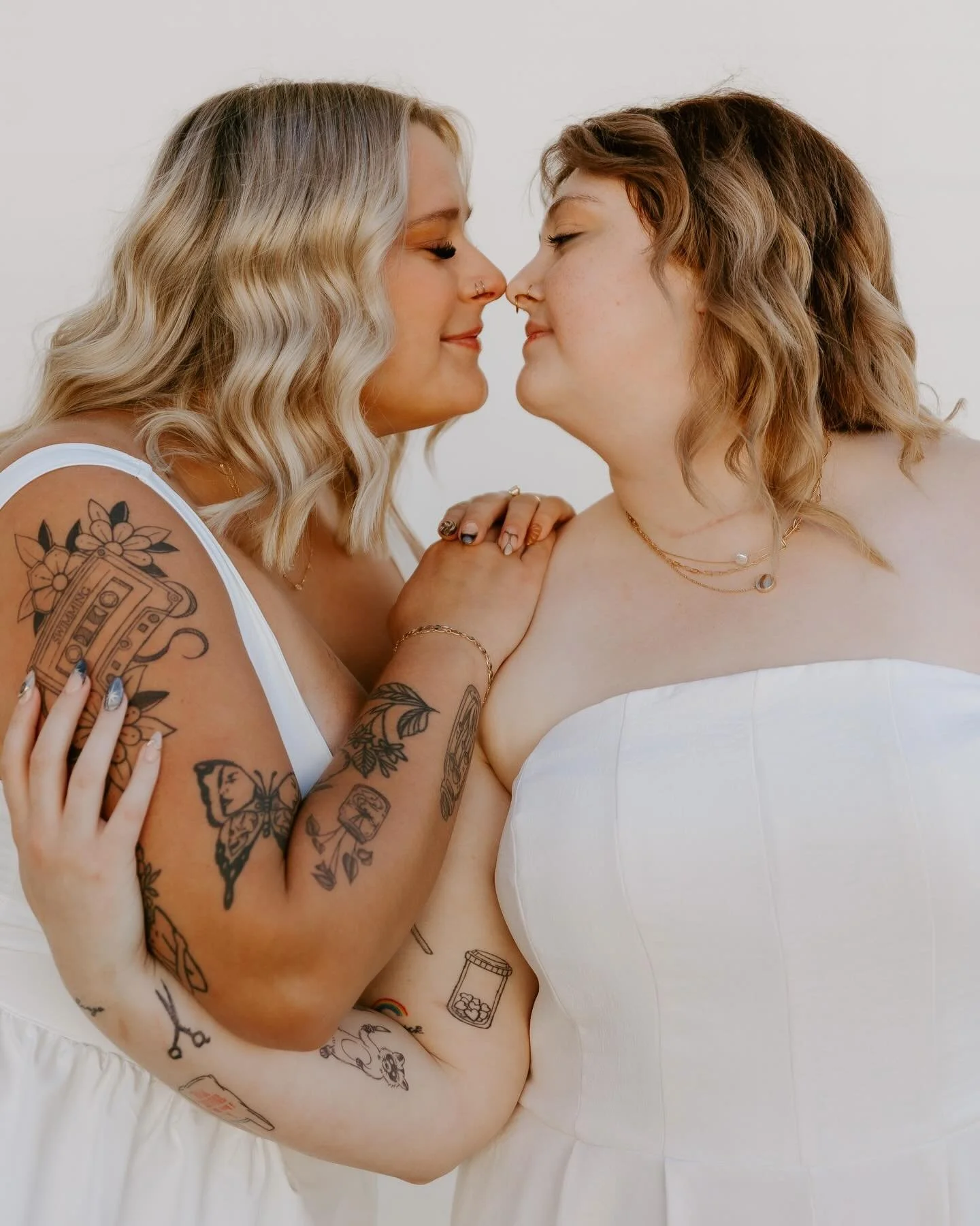 engaged, with a touch of whimsy ✨

Bailei and Katie told me they love whimsy, which made me smile - a little touch of whimsy is something I always try to weave into my images.