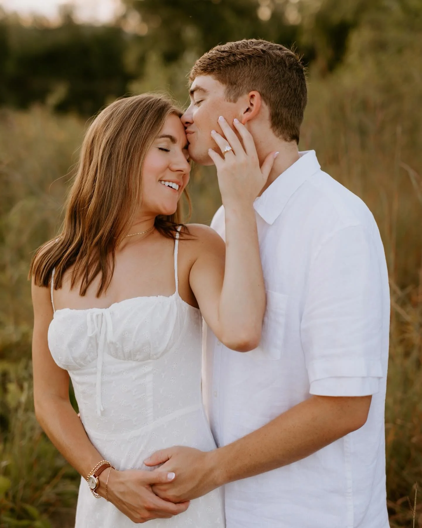 Guys I&rsquo;m sooooo behind on sharing so many beautiful engagement sessions from last year! Forgive me as I start spamming. Let&rsquo;s start with Addie &amp; Will (and Nellie)🥂