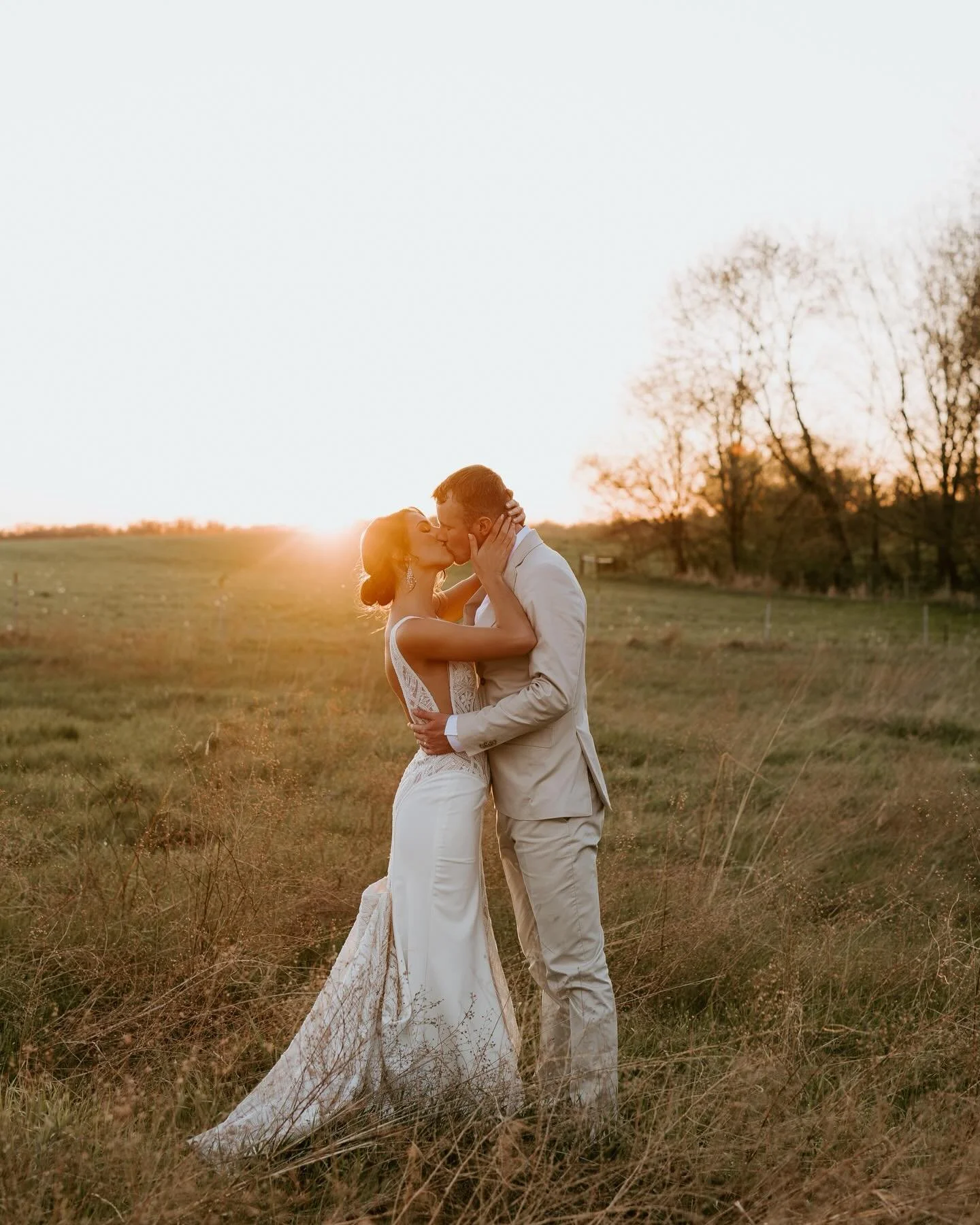 THE CASEYS 🖤

On Friday Josh and I got to spend the day with Kristin and Nick at Walnut Ridge! 

The weather was stunning, but not as stunning at Kristin &amp; Navy 🥹 Such a fun and relaxed day with these newlyweds! 

Vendors are tagged 🫶🏻