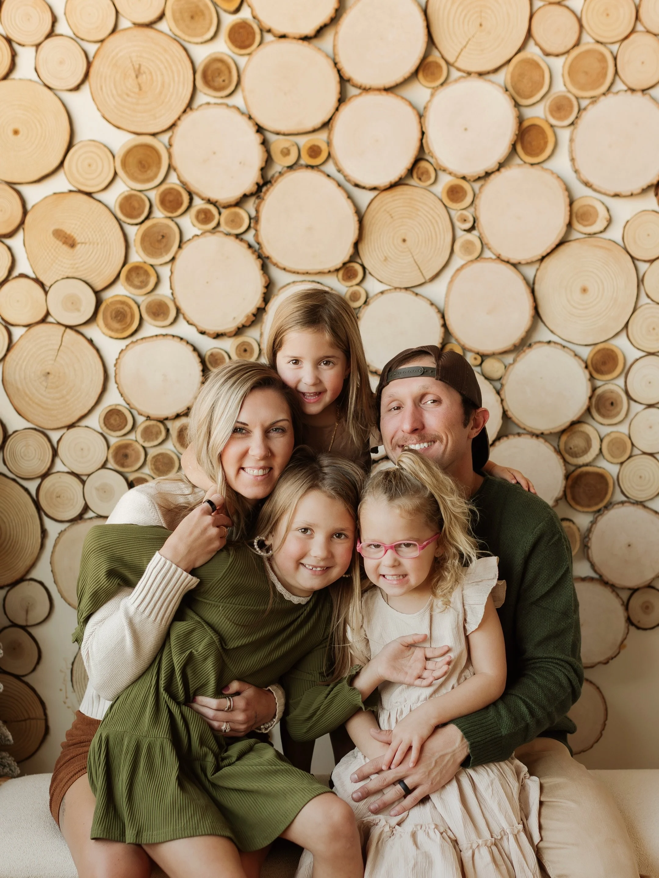🎄✨ HOLIDAY MINIS ARE LIVE! ✨🎄

Booking is OPEN on my story! 

November 8th | 15 minutes | $325 | 10+ images

These sessions are perfect for updating your family photos, capturing memories, and getting those Christmas cards ready! 

Your galleries w
