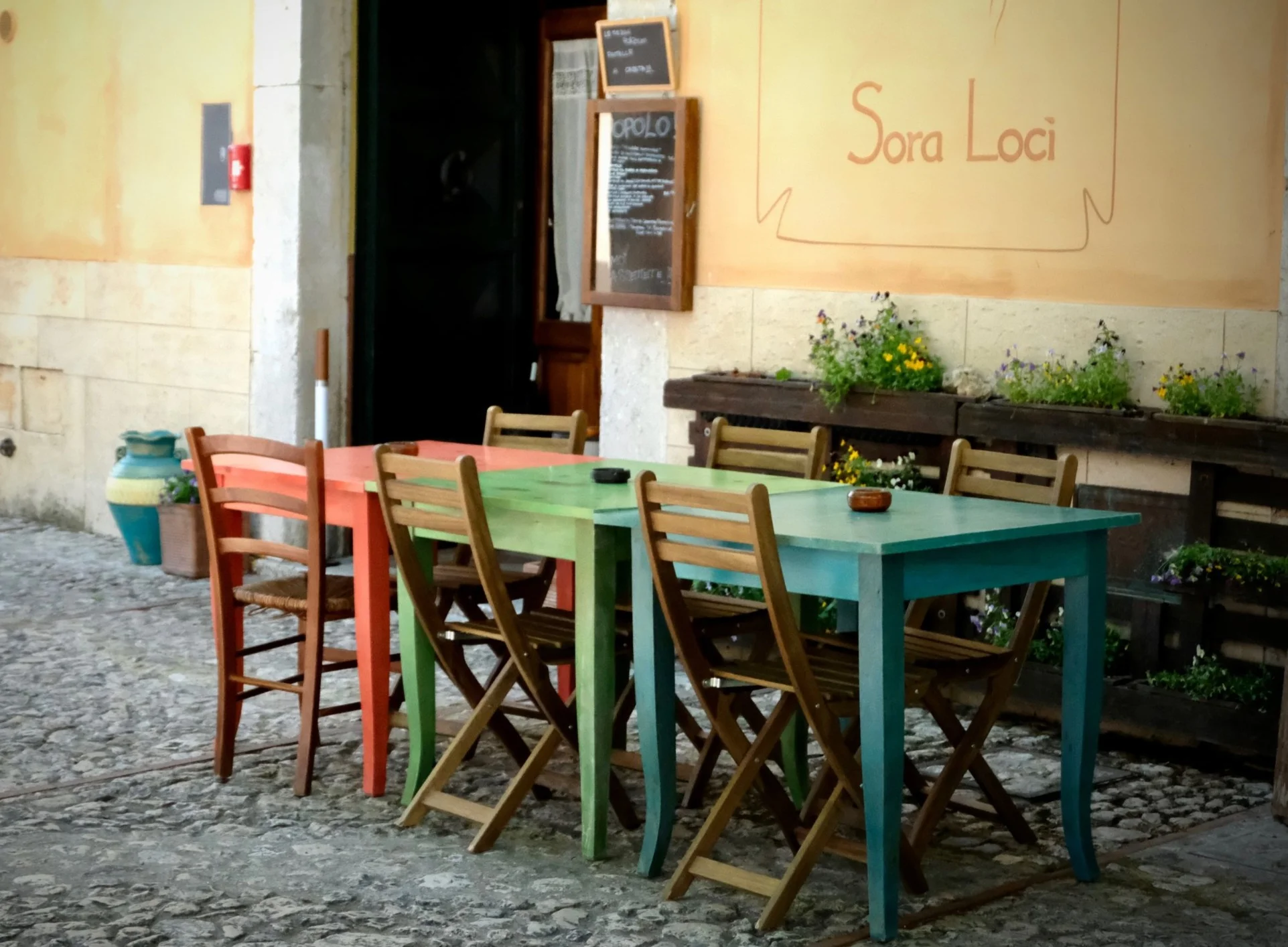 How Travelistas Avoid Bad Food.