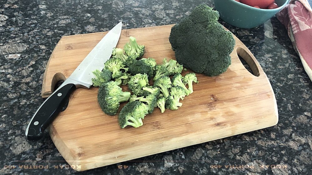 one-pot-chicken-broccoli-quinoa-bake-broccoli-cut.jpg