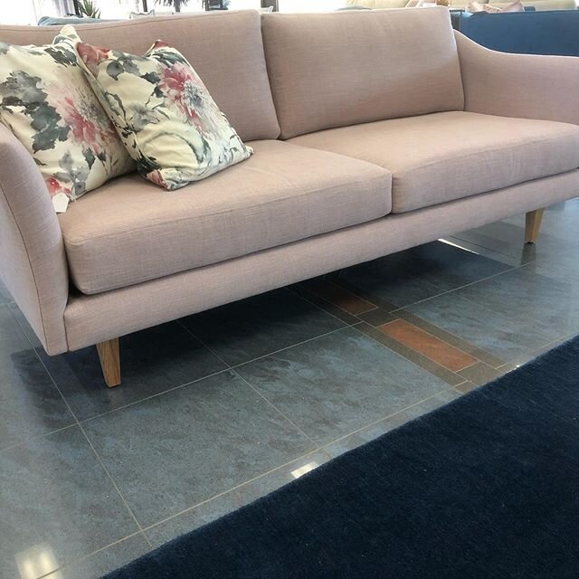 @banksialounges &ldquo;Tilley&rdquo; 3 seater sofa. Beautifully upholstered in @villanovafabric Malmo Waterlilly.
Scatters in @marcofabrics Tansy Mist.