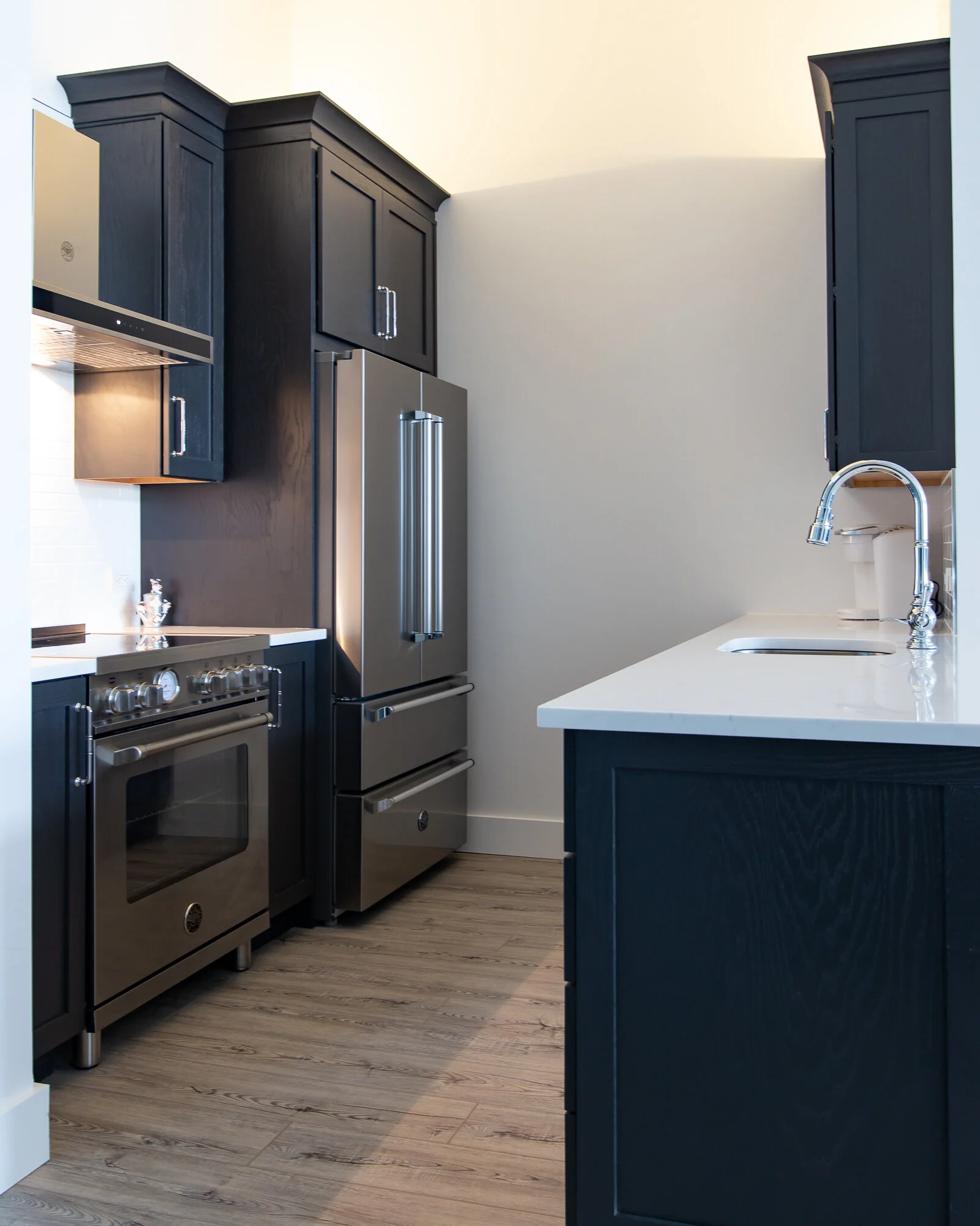 Kitchen_high contrast_vertcal_-0881.jpg