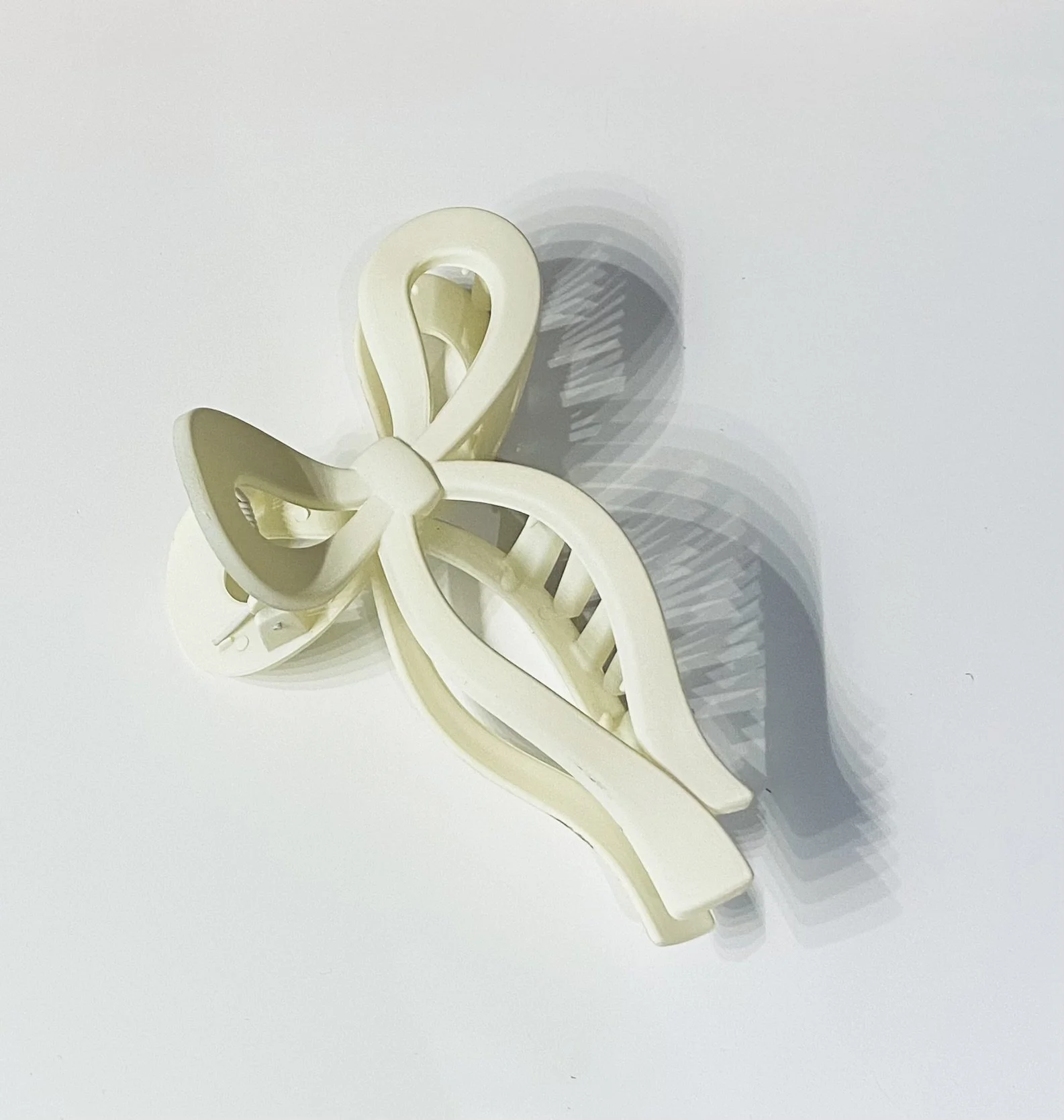 Beautiful Bow Claw Clip. White