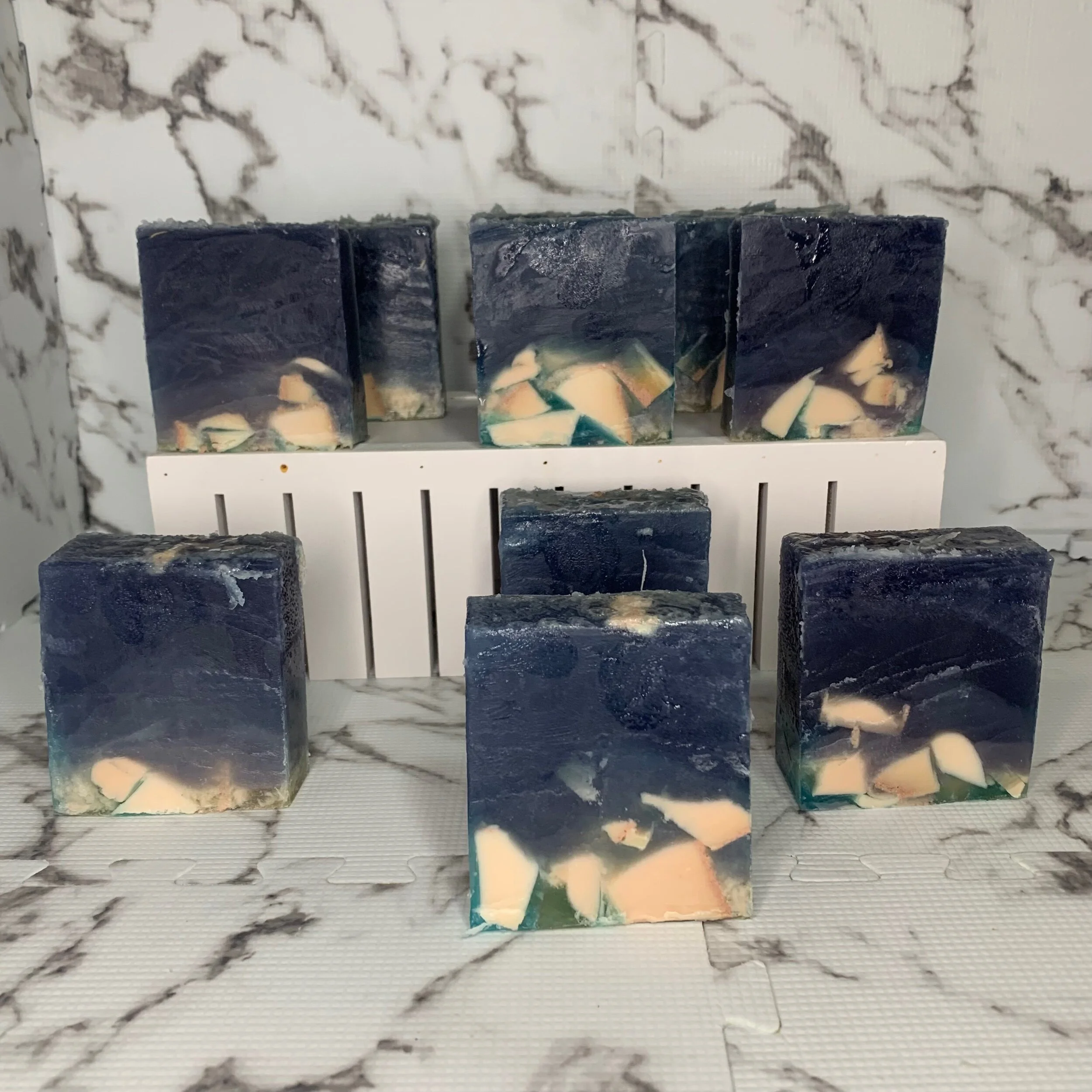 B5C8A4E4-953B-43E9-B357-A83715FDC352