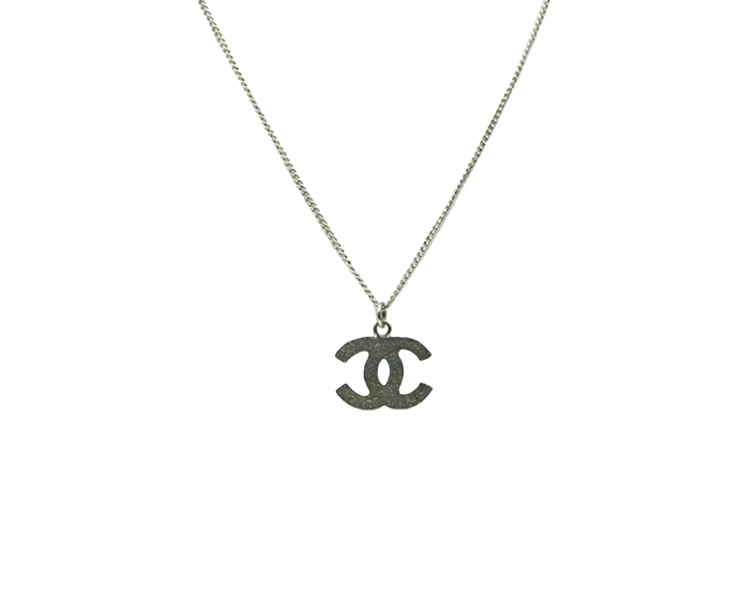 chanelpinknecklace2.jpg