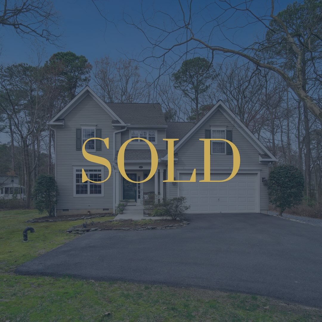 🪧SOLD&mdash;230 Cross Creek Ct, Chester🏡⁣
$575,000⁣
⁣
A huge congratulations 🙌 to these awesome sellers on their move to Arkansas after over 20 years on Kent Island. Enjoy your retirement! ⁣
⁣
Ready to start your next chapter in life? 🙋&zwj;♂️DM 