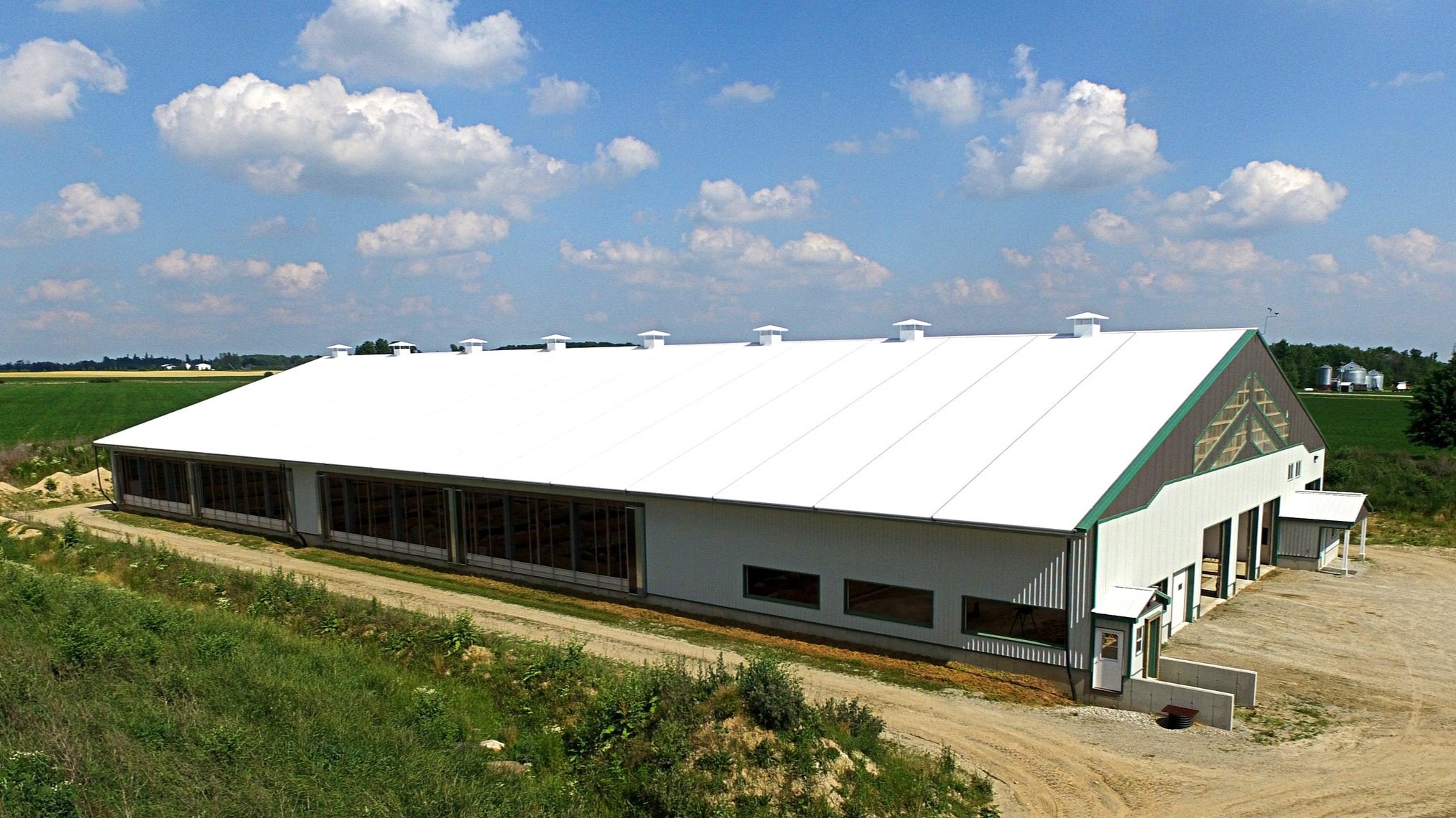 A custom 122’x 258’ fabric roof metal sheep barn in Perth County, Ontario.