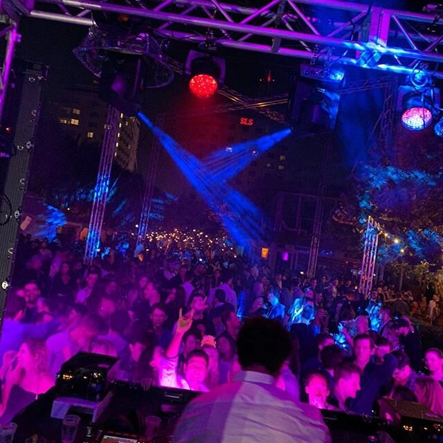 Last day of 2019 recap. Thank u to all my friends that came to see me play @hydebeachmiami. Happy new decade to everyone and I hope all your dream and desires comes to life in 2020.