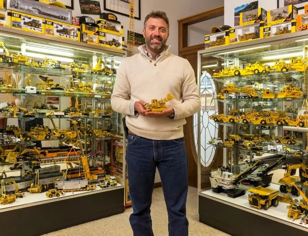  Showcased in a spare room in his Basalt, Colorado home, it is a jaw dropping display that encompasses hundreds of models, breathtaking detail, and an immeasurable passion for the Cat® brand. 