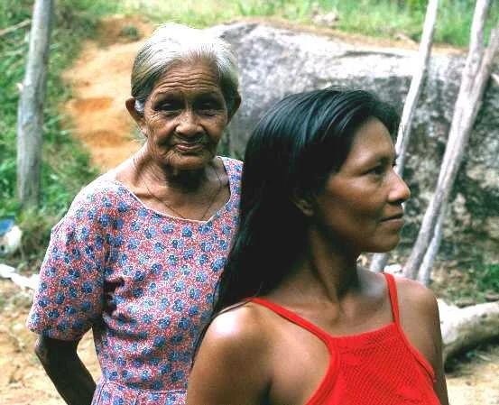 Helena-Cabral-and-Emilia-Cabral-Gloria_Horta.jpg