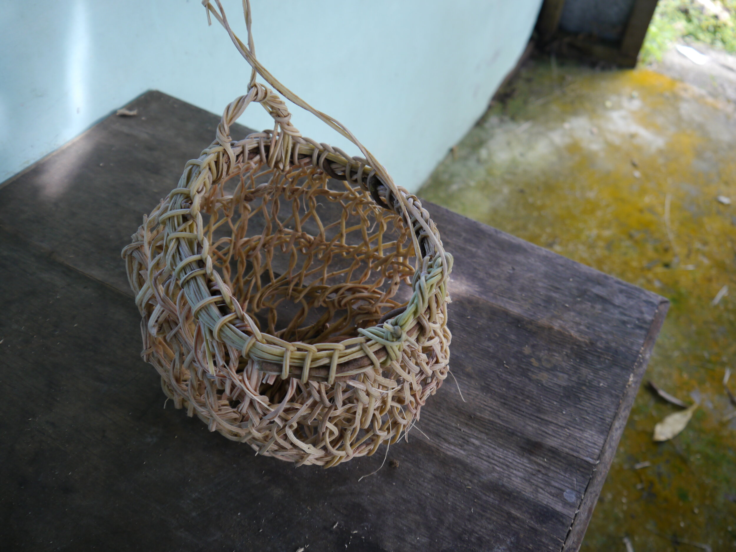 Weaving a netbag