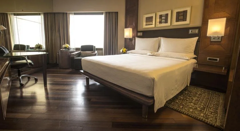 16IN-KING ROOM-03.jpg