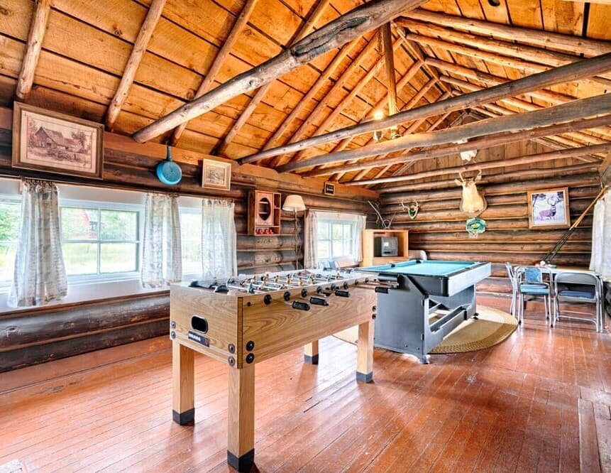We have an awesome game room at the Hideout, August still has the 16th through the 19th available, and September and October dates are going fast. Book not to save your spot.
*
*
*
*
**
*
*
*
*
*
*
*
*
#martingetaway&nbsp;#azshortterrental&nbsp;#azai