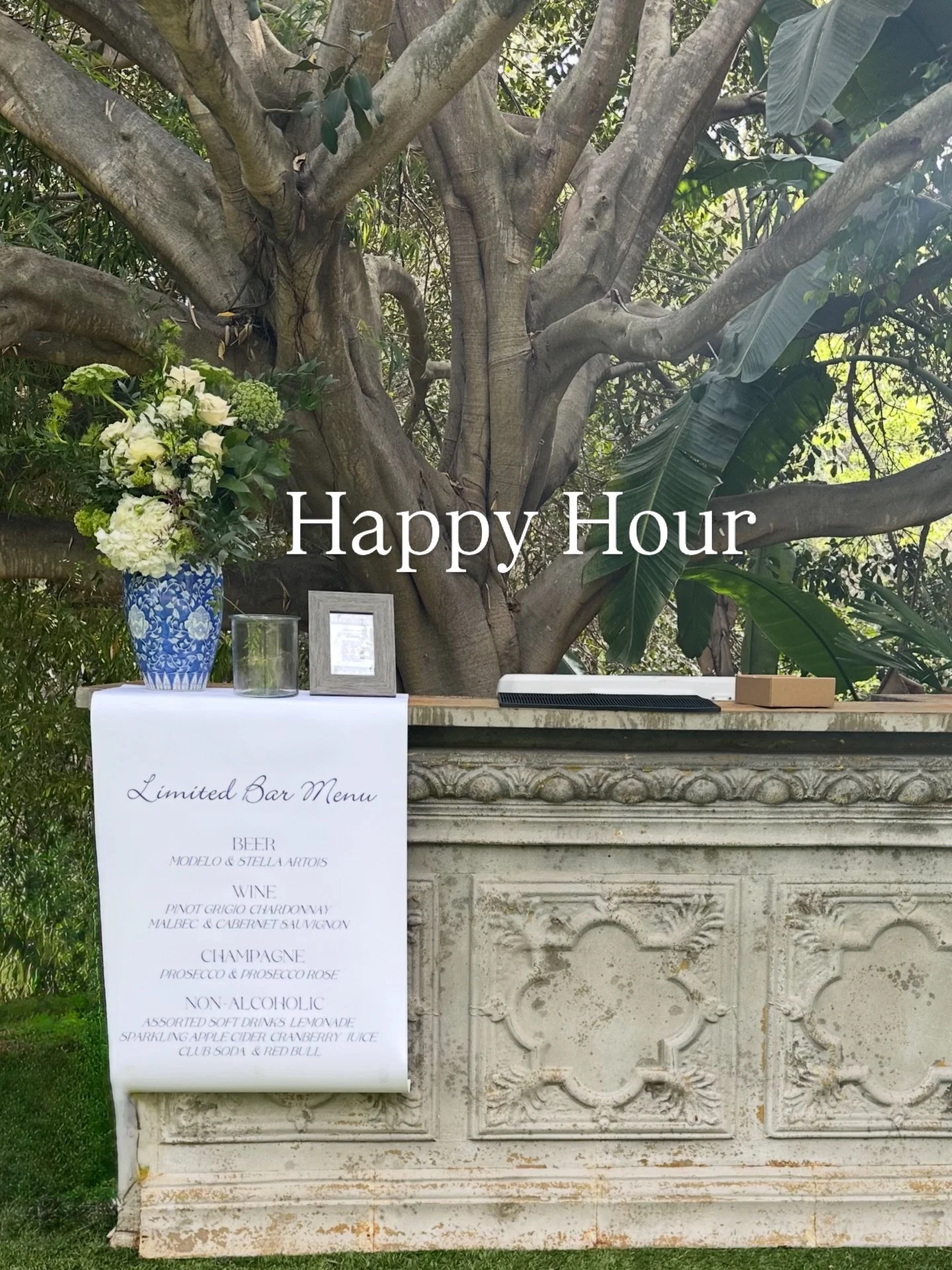 This is our kind of Happy Hour 🥂 #weddingbars #wedding #barflorals #cheers #societypicnicevents