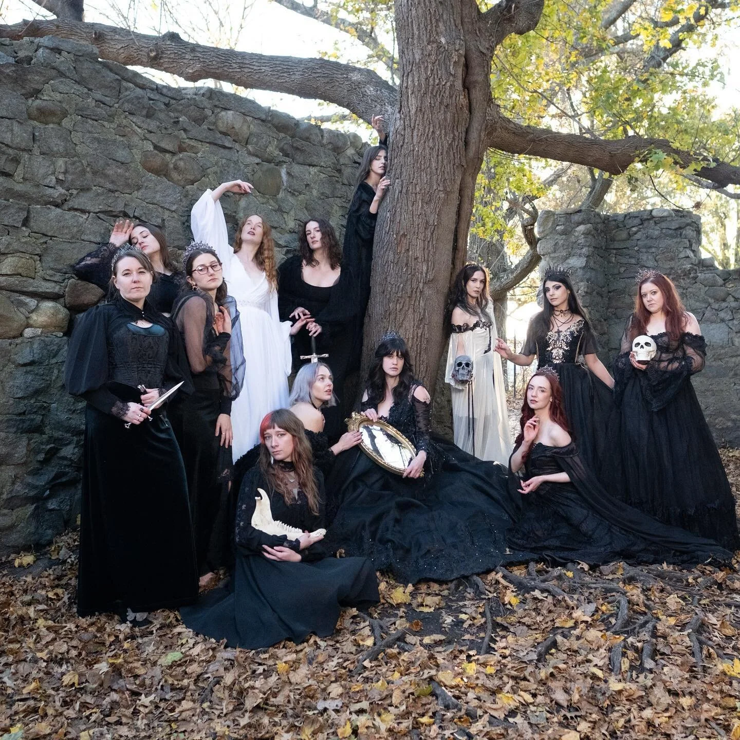 𝟏𝟏.𝟏𝟏.𝟐𝟑 : 𝔊𝔬𝔱𝔥𝔦𝔠 &real;𝔬𝔶𝔞𝔩𝔱𝔶 🖤⚔️🥀
.
.
ft. @lalalottie_ 
@abbybrook31 
@pa.wanderlust 
@parallelstateofgrace 
@analogue.ashley 
@emily.grondine 
@lovelyperks 
@lilith_motif 
@lovelywild.photography 
@paisleynoleen 
@purplefaerie.