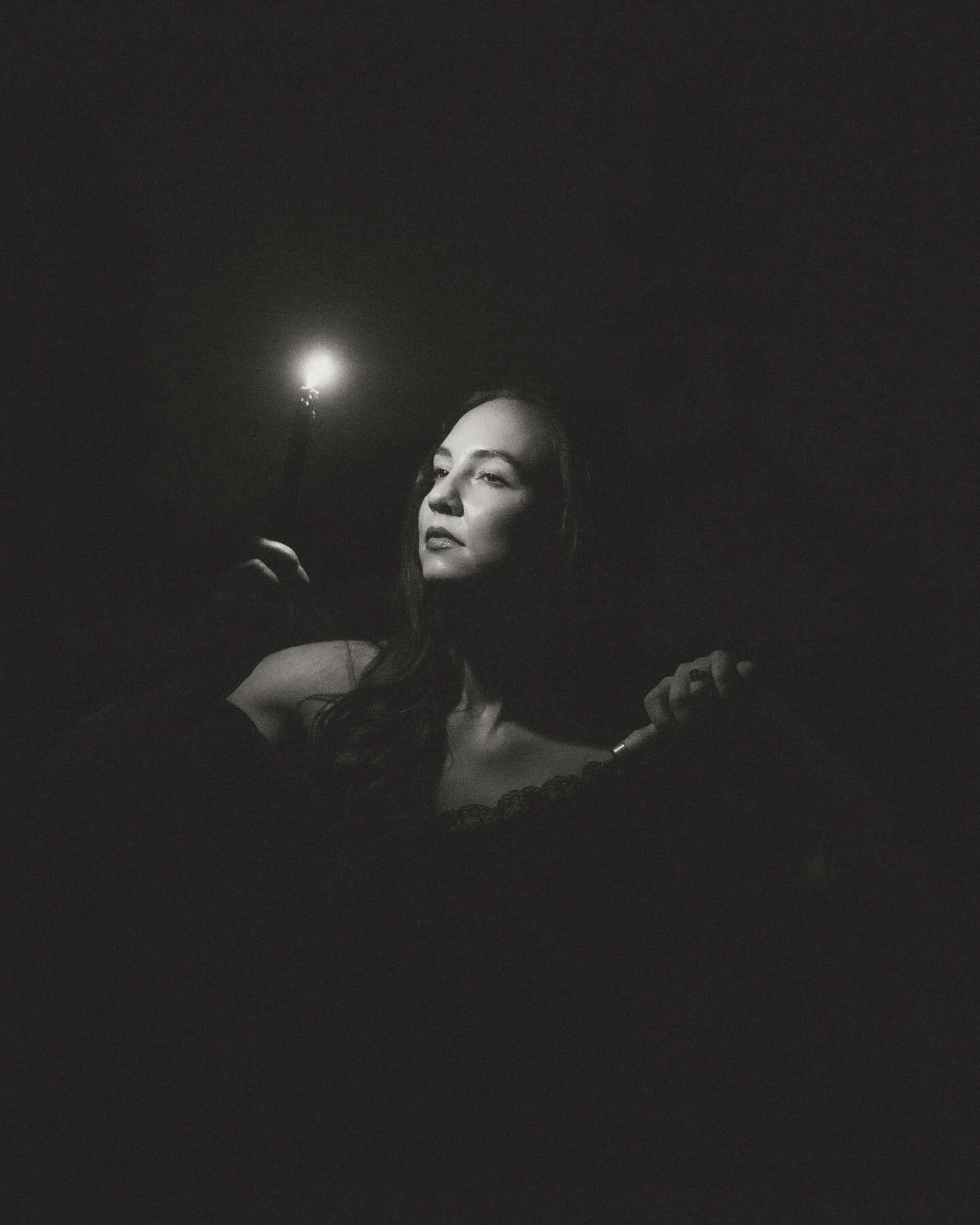 𝖘𝖍𝖔𝖜 𝖒𝖊 𝖞𝖔𝖚𝖗 𝖉𝖆𝖗𝖐𝖓𝖊𝖘𝖘 🕯️🥀🩸
the incredible @laurel.nocturne by @leahstonephotography (@ofstoneandsea) from our first ever Creative Coven Event 🕯️ Laurel will be co-hosting Gothic Royalty and I&rsquo;m sure she&rsquo;ll doing more