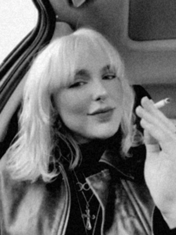 I am the self-proclaimed Queen of breaking my own heart ❣️ #downtownlights #bluenile