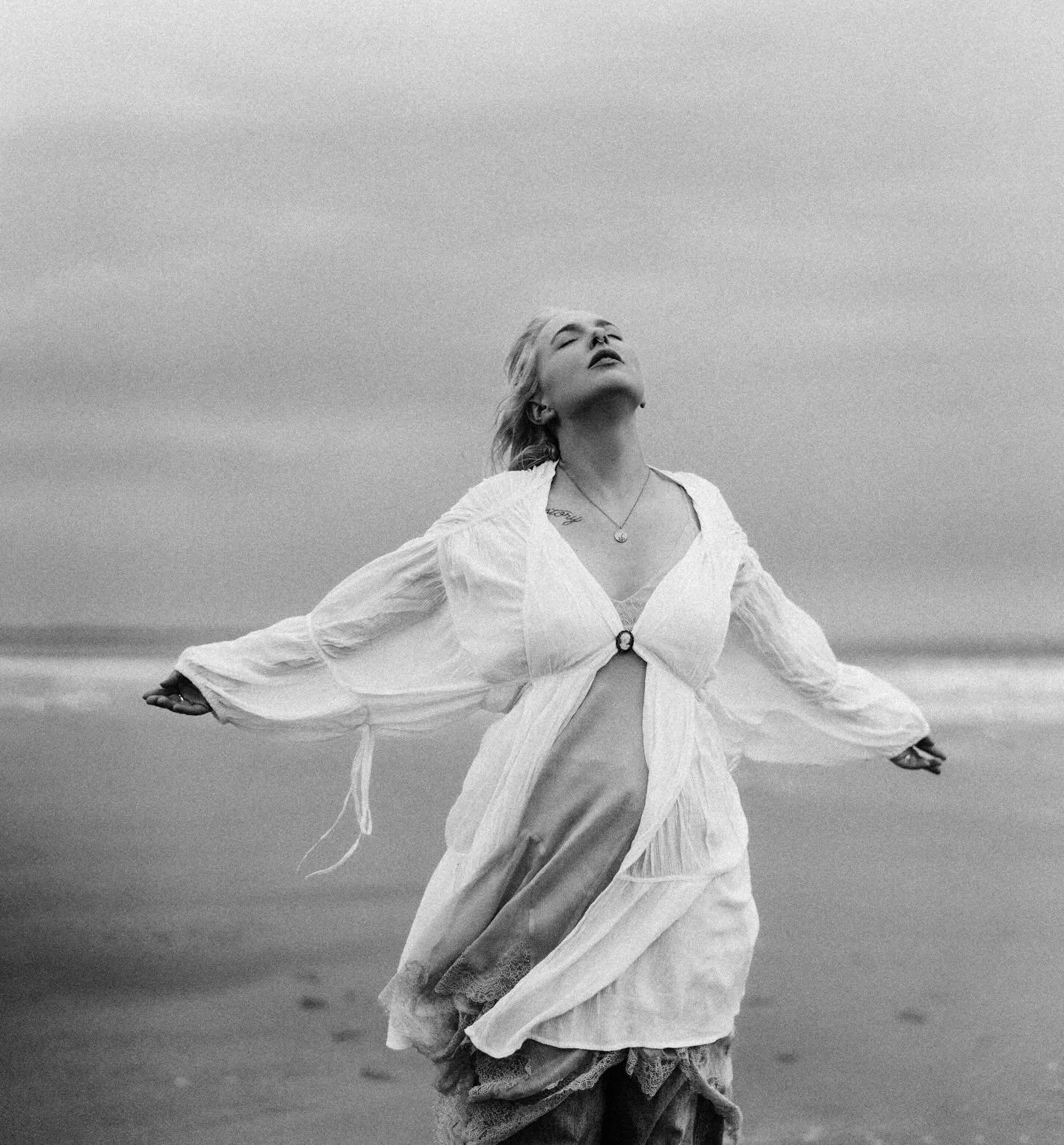 I&rsquo;m the albatross
I swept in at the rescue
The devil that you know
Looks now more like an angel
I&rsquo;m the life you chose
And all this terrible danger 🪽
-The Albatross, Taylor Swift