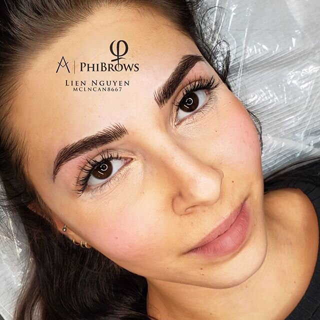 -MICROBLADING-

Can you guess that these were microbladed? My lovely client had full brows to begin with but she wanted a better shape and definition to her natural brows.
. 
She also had the perfect skin for this treatment so we went ahead with micr