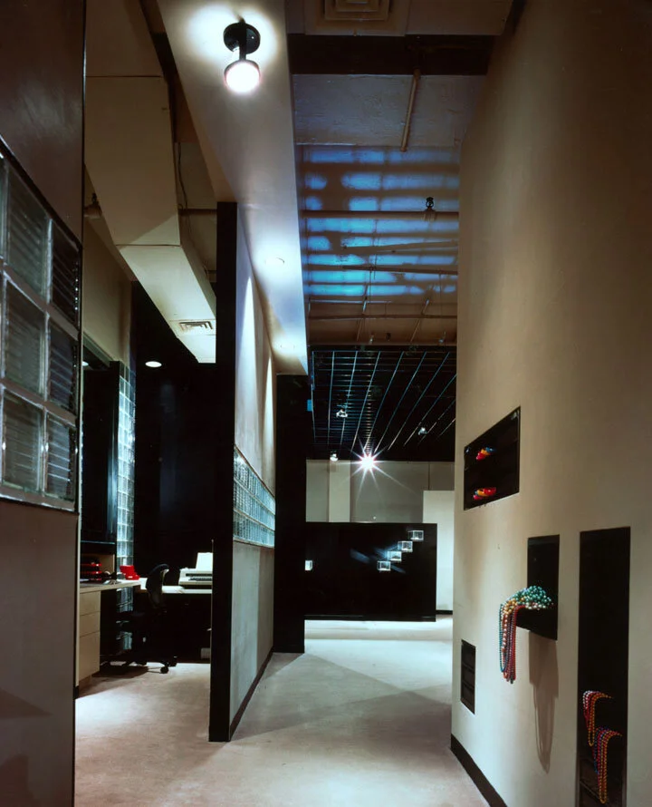 Manufacturers-Jewelry-Showroom-04.jpg