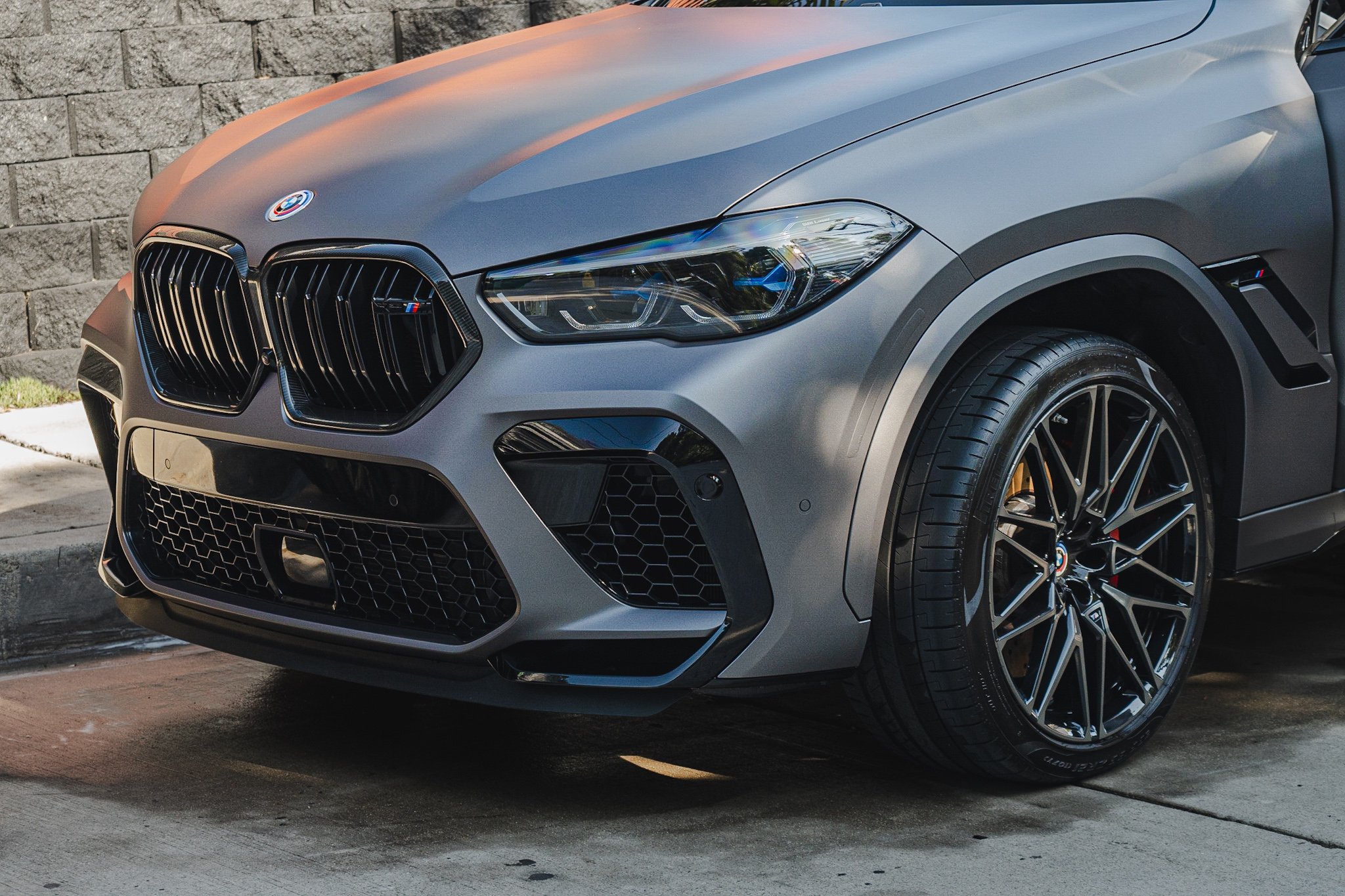 Can You Wax a Car that Has Ceramic Coating ? 