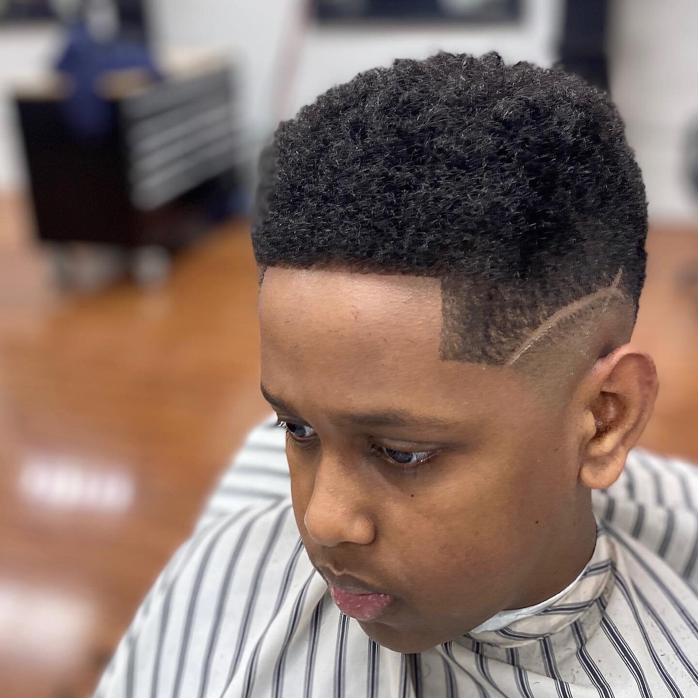👑 Young King with the crispy + curly. 
✂️ Cut by : Dubb
💈Book online! Hit the link in the bio!
.
.
.
.
.
.
#minnesotabarbers #ultimatebarber #midwestbarbers #crispylineup #blackboys #barberlife #barber #barbershop #stayhandsome #barbershopconnect #