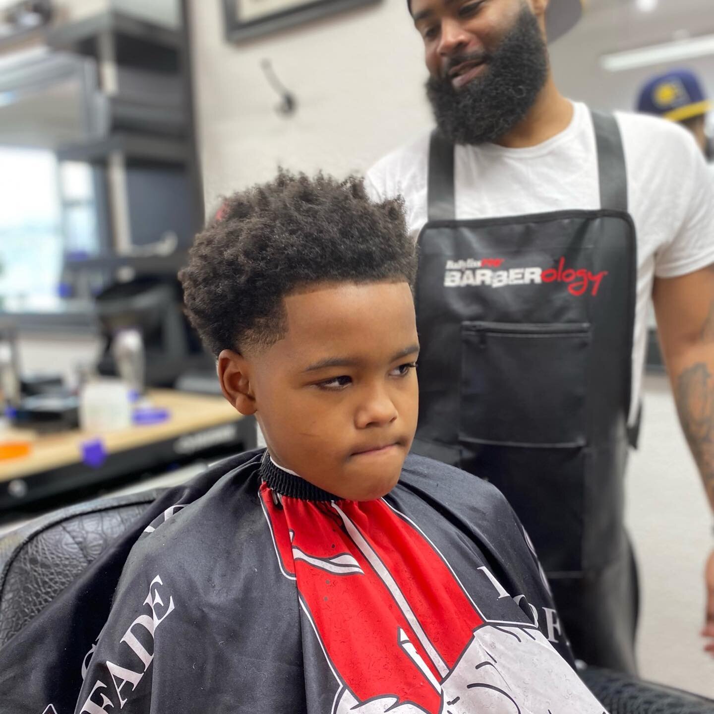🤴🏾 Young King getting his crown right
✂️ The Duke cut by: Trigg the Barber
💈 Book online. ‼️ Hit the link in bio!
.
.
.
.
.
.
#UltimateBarber #MidwestBarbers #BlackBoy #BarberLife #Barber #Barbershop #StayHandsome #BarbershopConnect #NaturalHair #