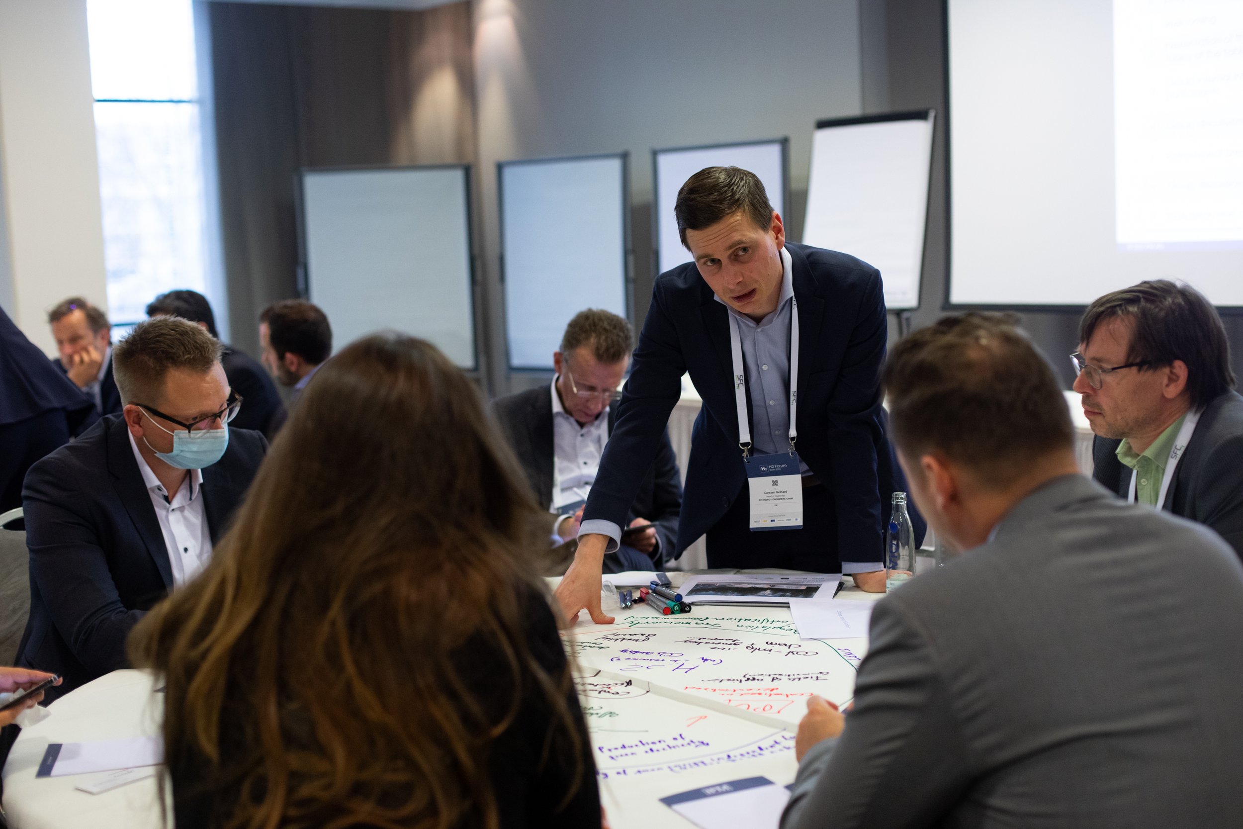   Exchange with other executive professionals in workshops     Workshops  