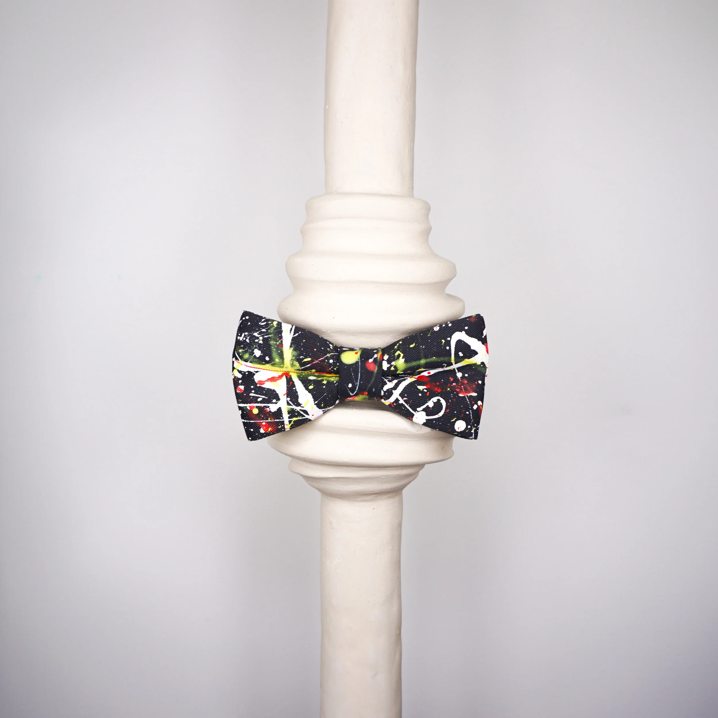 Splatter Painting Bowtie - Pink / Beige
