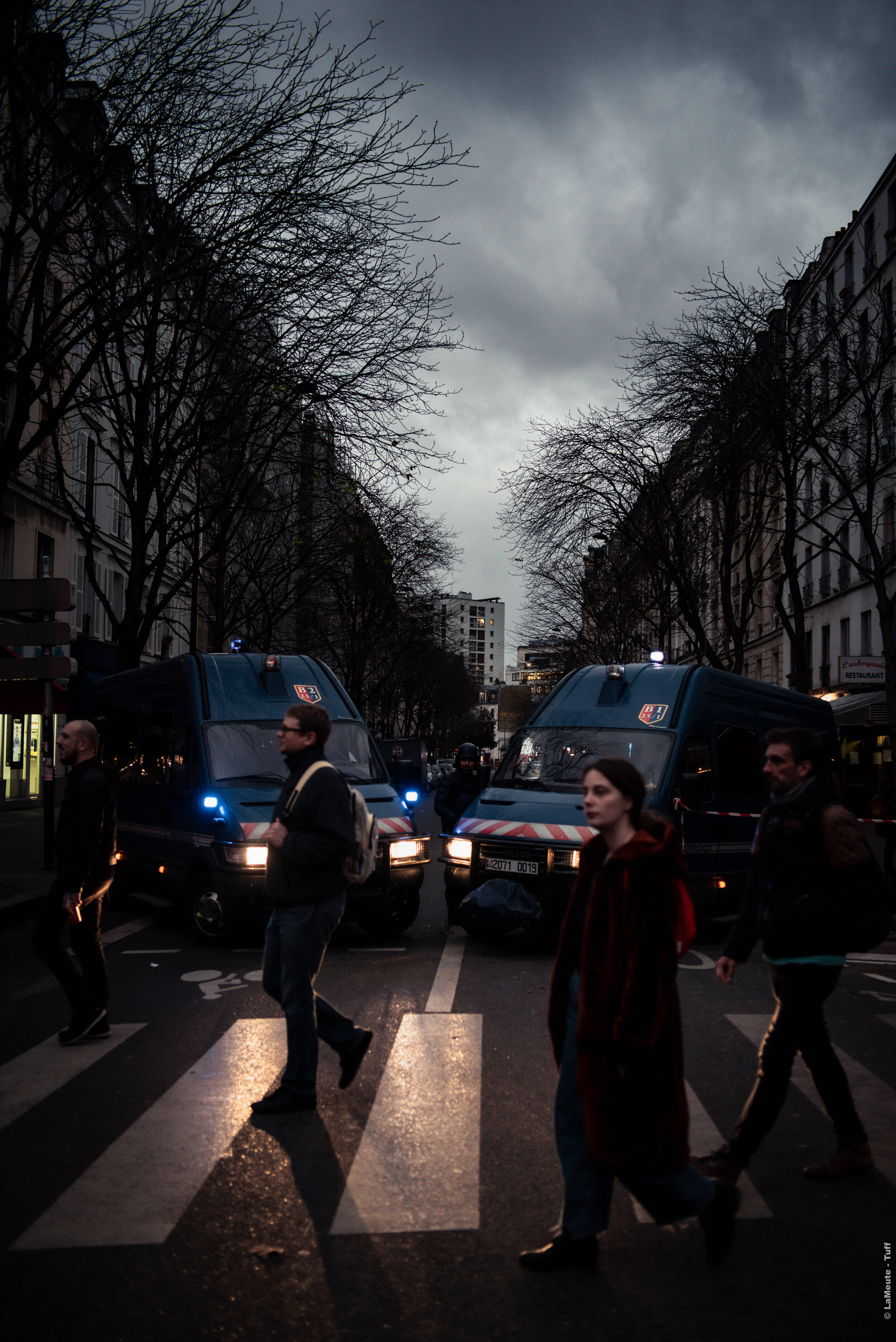  Tout le parcours de manifestation est barré par les forces de l'ordre. © LaMeute - Tuff 