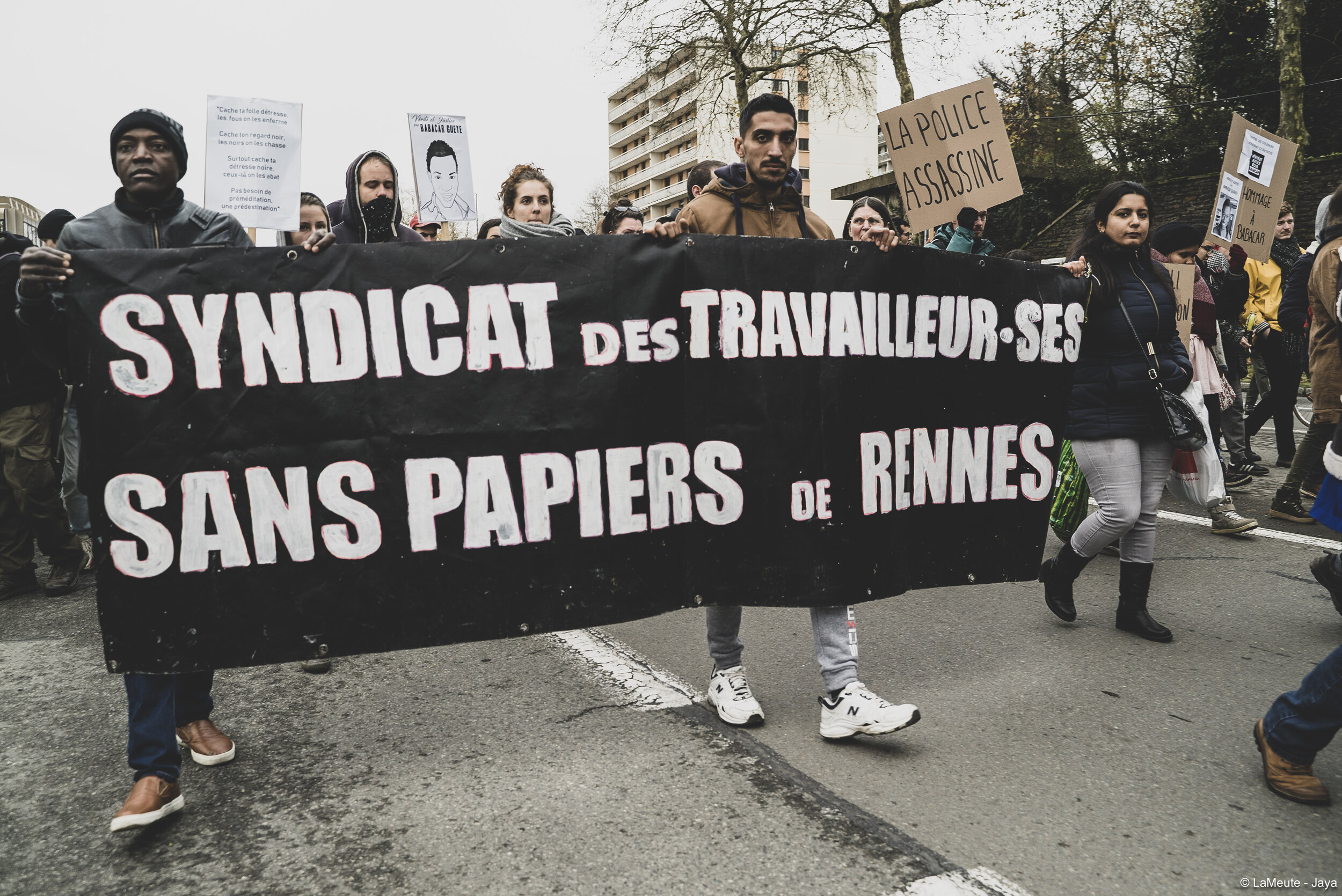   Des collectifs sont venus apporter leur soutien. Comme NousToutes35 ou encore le collectif des travailleurs sans papiers de Rennes ainsi que celui de Paris.  ©LaMeute - Jaya 