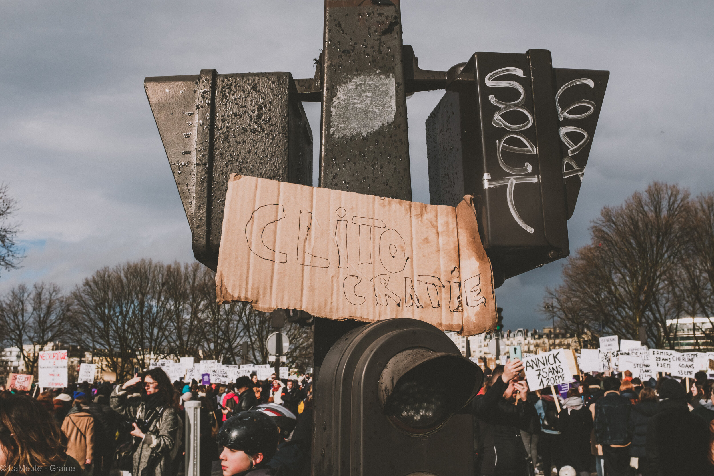    Clitocratie contre phallocratie.  © LaMeute - Graine     