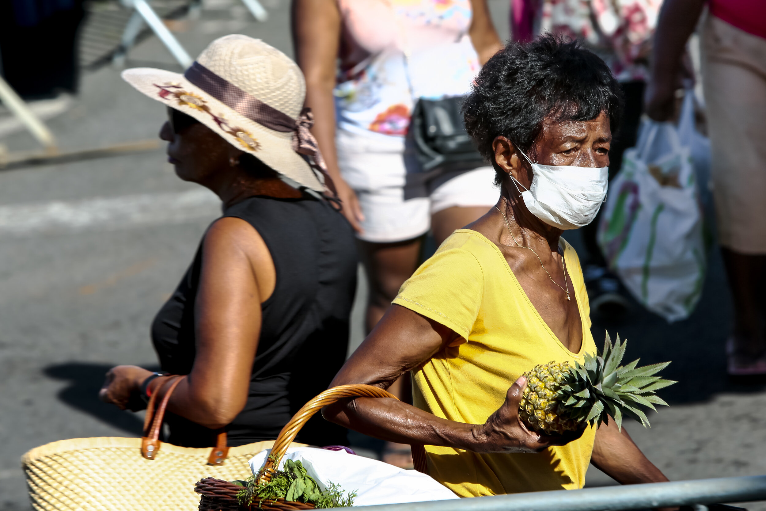   Réunionnaises au marché du front de mer de Saint-Pierre  © Le Cahier Perturbé  