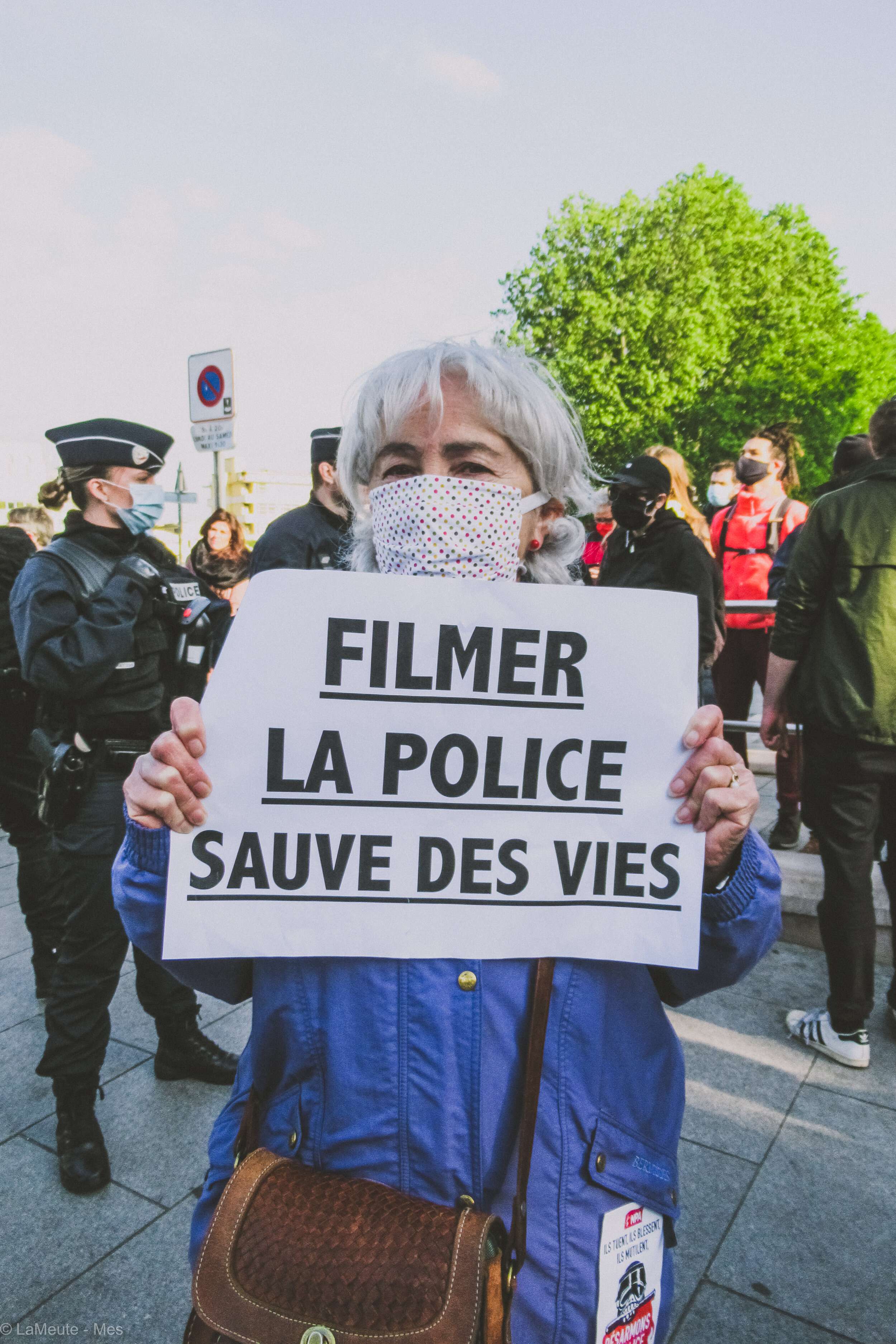     Le réflexe d’un habitant de l’Ile Saint Denis a permis de dévoiler l’agression raciste de Samir, le 26 avril dernier . ©LaMeute - Mes   
