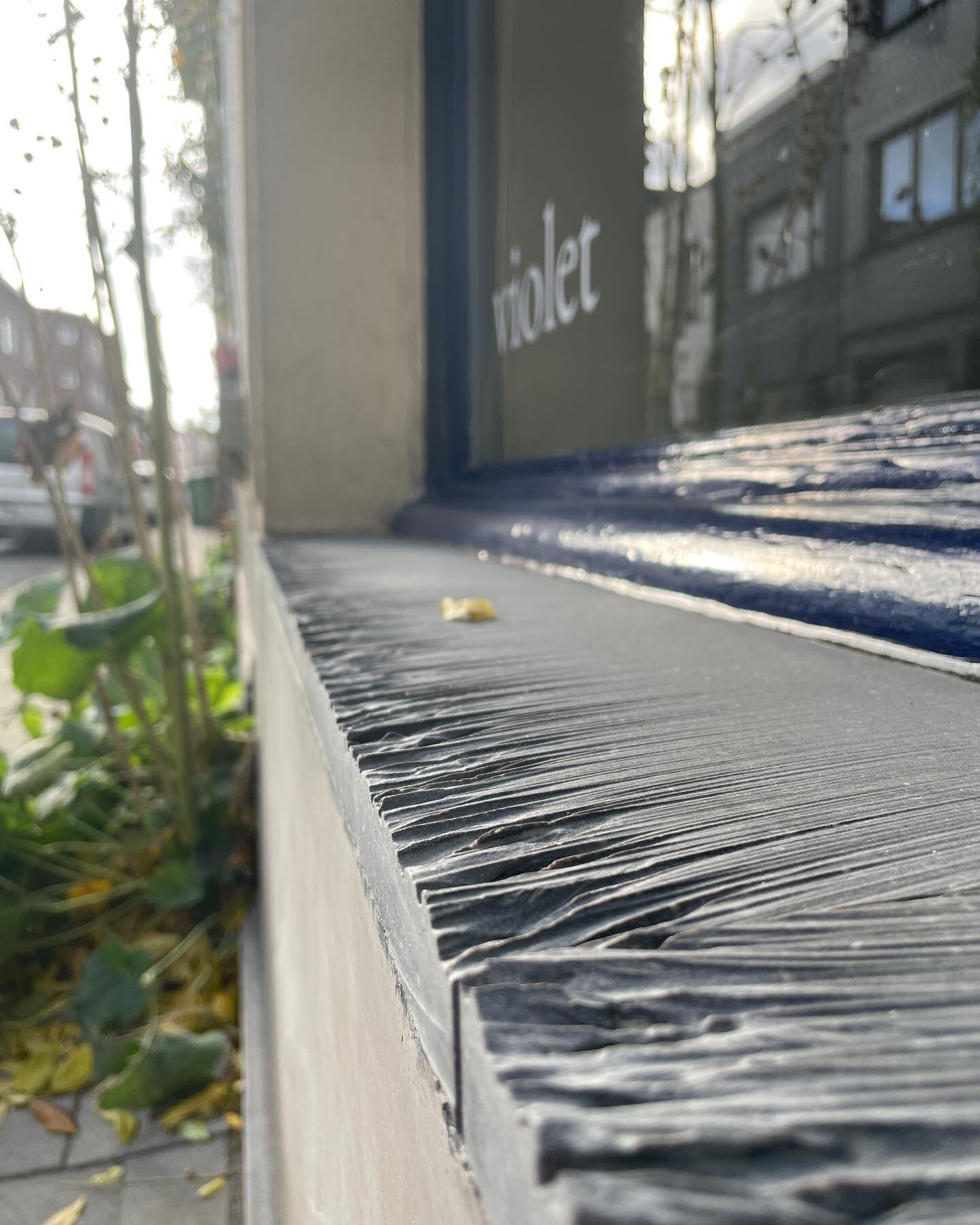 New window sill! Come check out my work tomorrow at @violetart.space from 14:00 to 18:00. With @gr_liesbet_ 

#art #artinthepublicrealm #sculpture #artantwerp #antwerpart