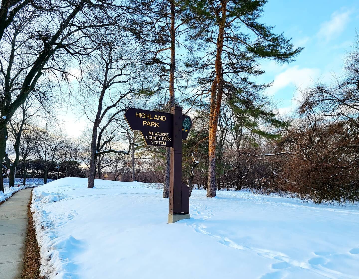 Don't let the cold temps stop you from getting outside to enjoy the parks! Comment below what winter activities you've enjoyed doing in the parks.
.
.
.
#loveyourparksmke #mkecoparks #mkeparks #highlandpark #winteractivities #freshair #outdooractivit