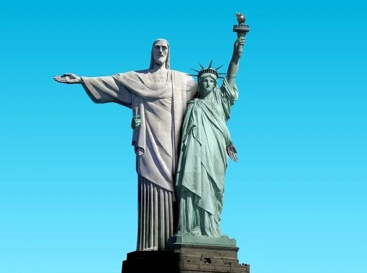 Rio de Janeiro’s Christ the Redeemer meets New York City’s Statue of Liberty. Image source: freakingnews