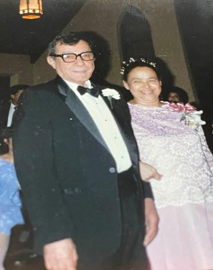 At daughter Naomi’s wedding, 1986. Courtesy Efraín Agosto