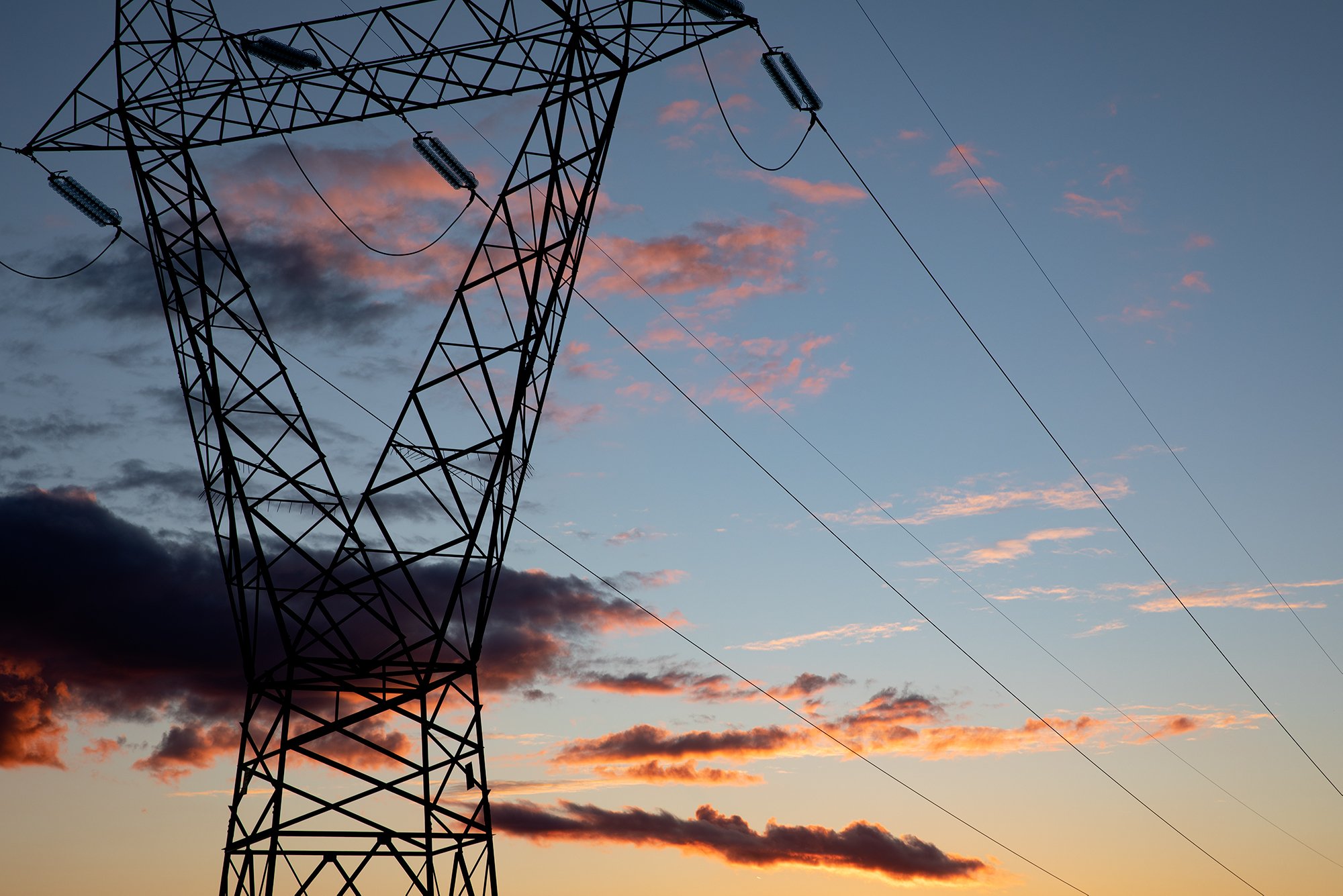 EVENING PYLON, MACCHIE