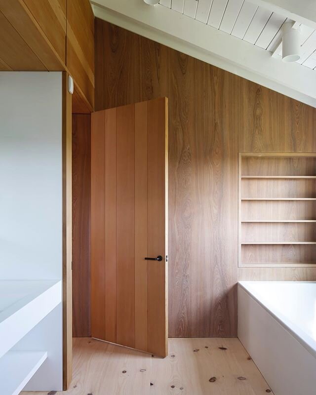 our montauk project has been getting some love lately! @dezeen also published a piece on this home. be sure to check it out if you haven&rsquo;t already!
📸: danny bright

#design #designbuild #architecture #interiordesign #furnituredesign #renovatio