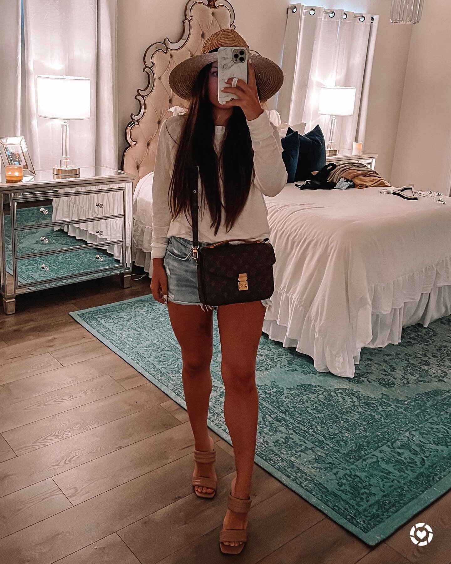 Haha real life over here! Love trying on clothes just hate hanging them up 😂 [look @ my bed] 

Check out my LTK + Follow me there! 

http://liketk.it/3jIa7 #liketkit @liketoknow.it