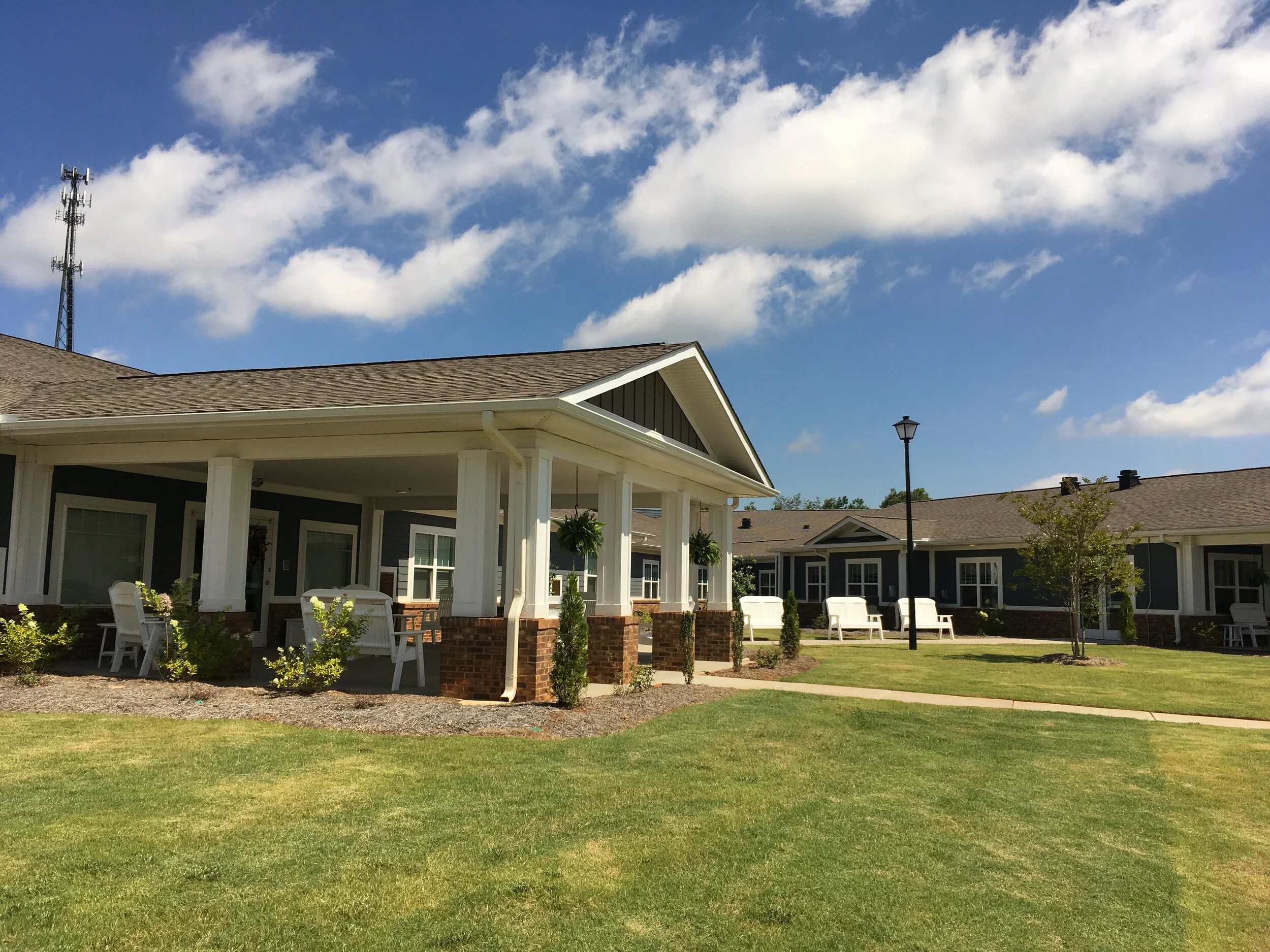 Lakeview Exterior.JPG